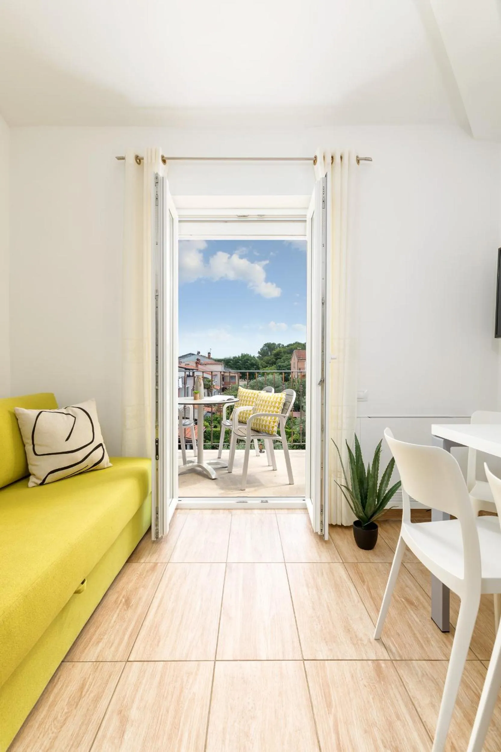 Day in Apartments Villa Nina