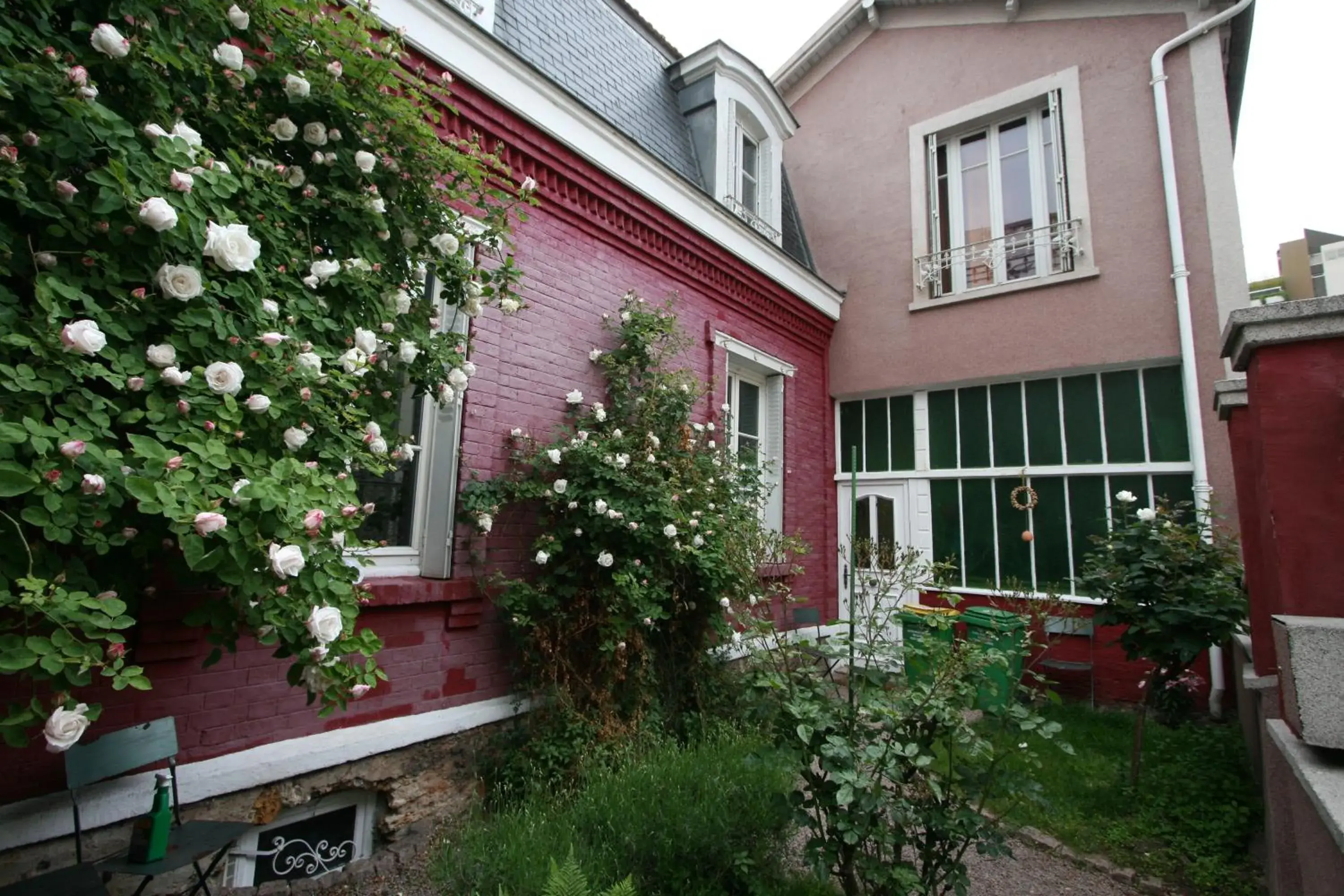 La Maison Rouge La Maison Rouge