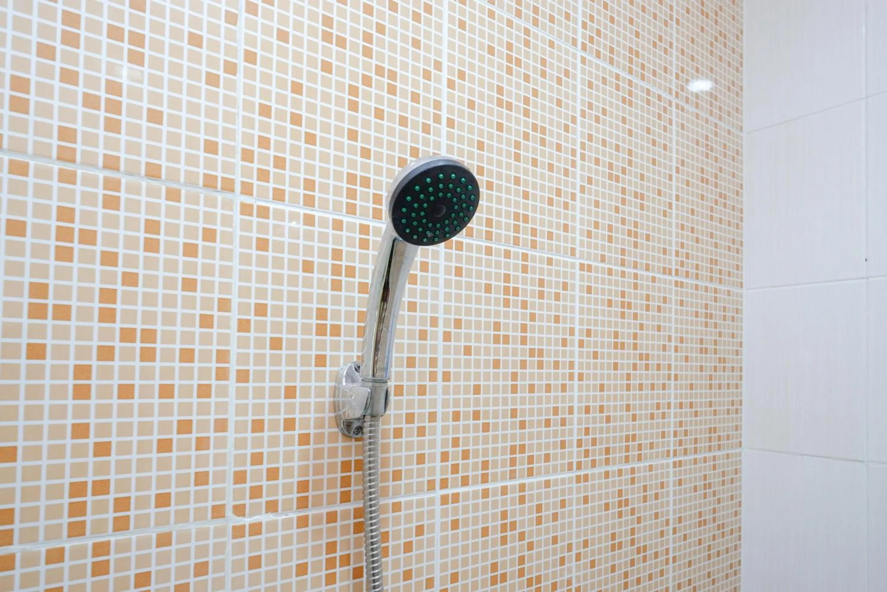 Bathroom in RedDoorz near Tugu Muda Semarang