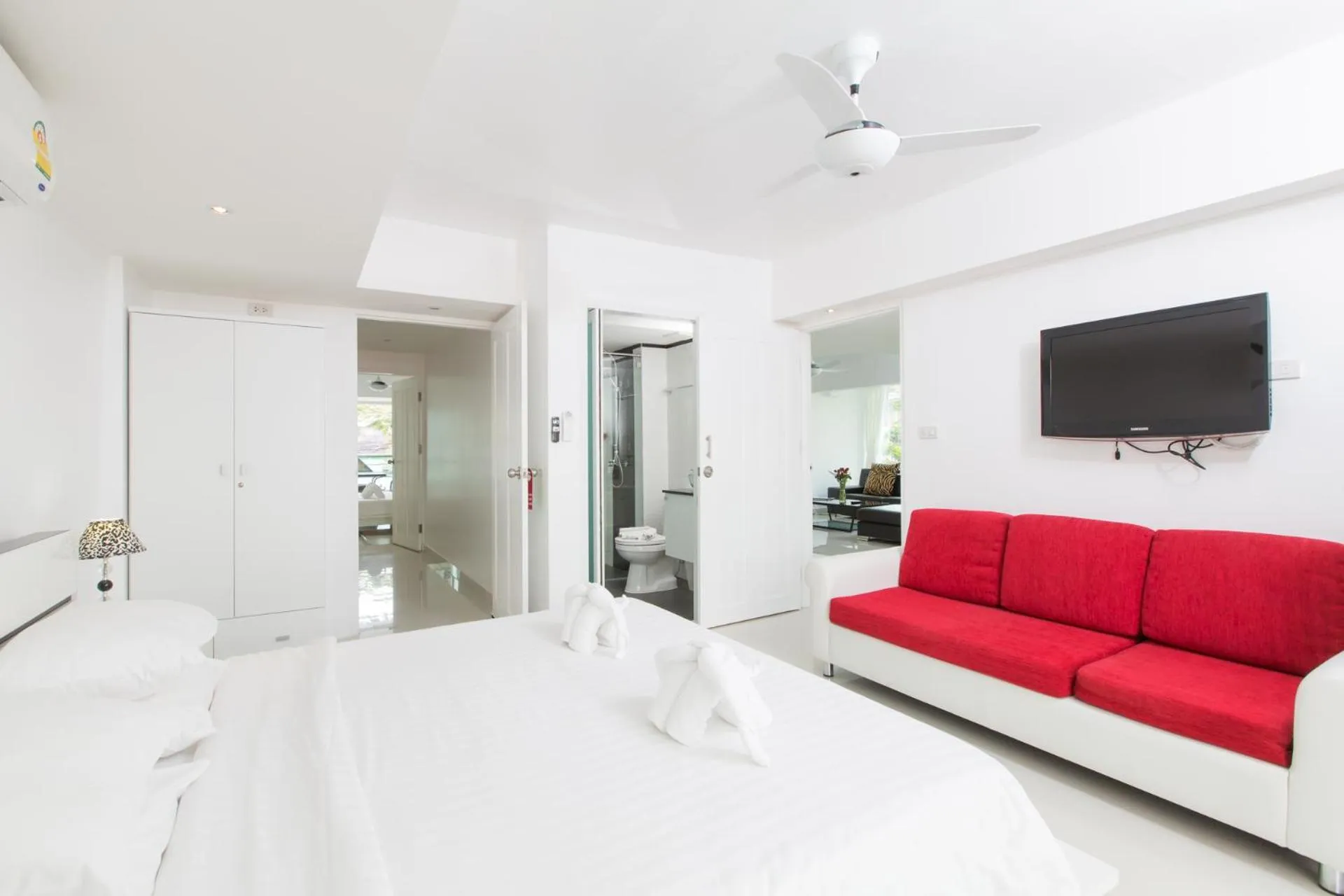 Photo of the whole room, Bed in Siam Palm Residence