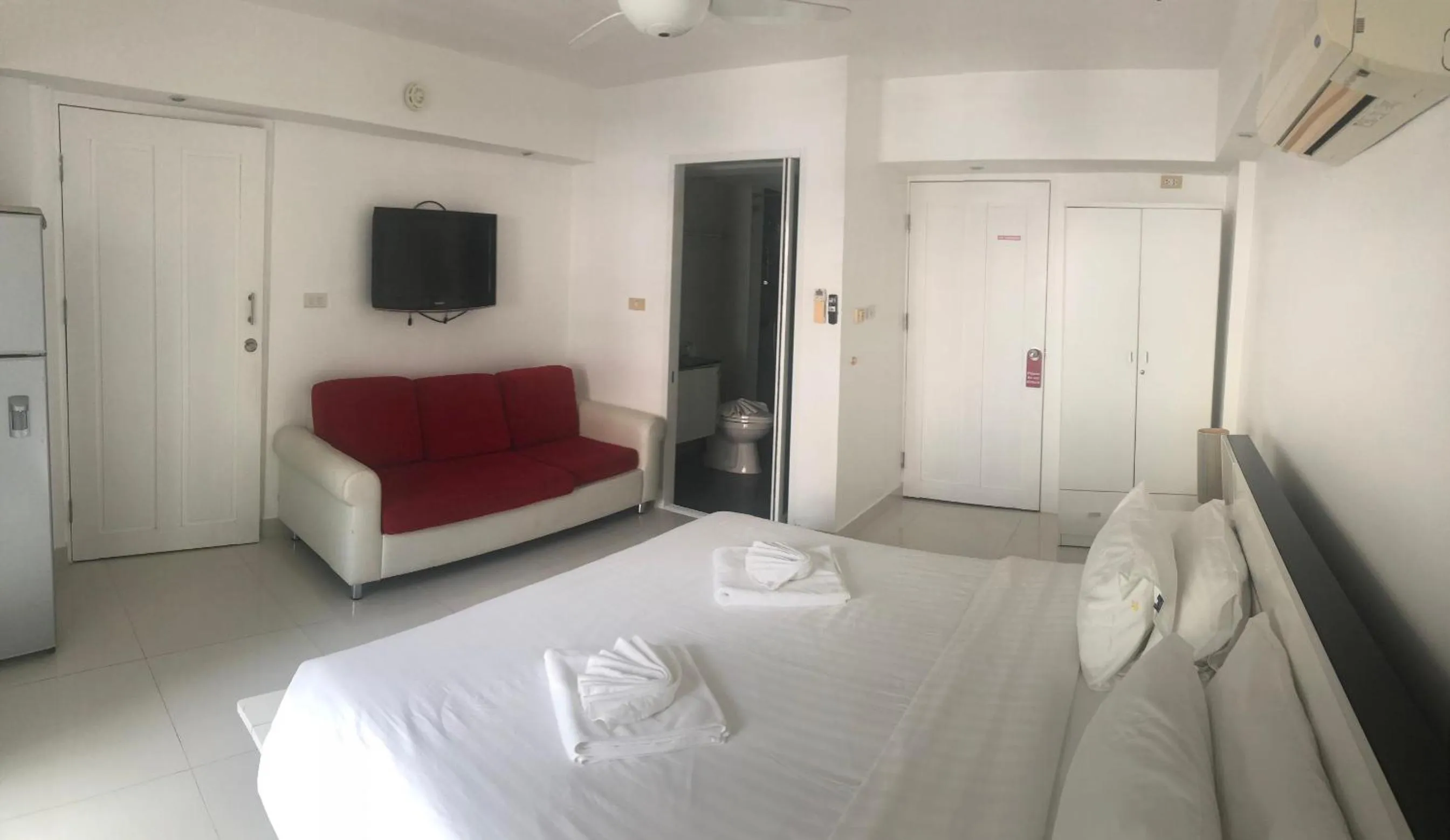 Bedroom, Bed in Siam Palm Residence