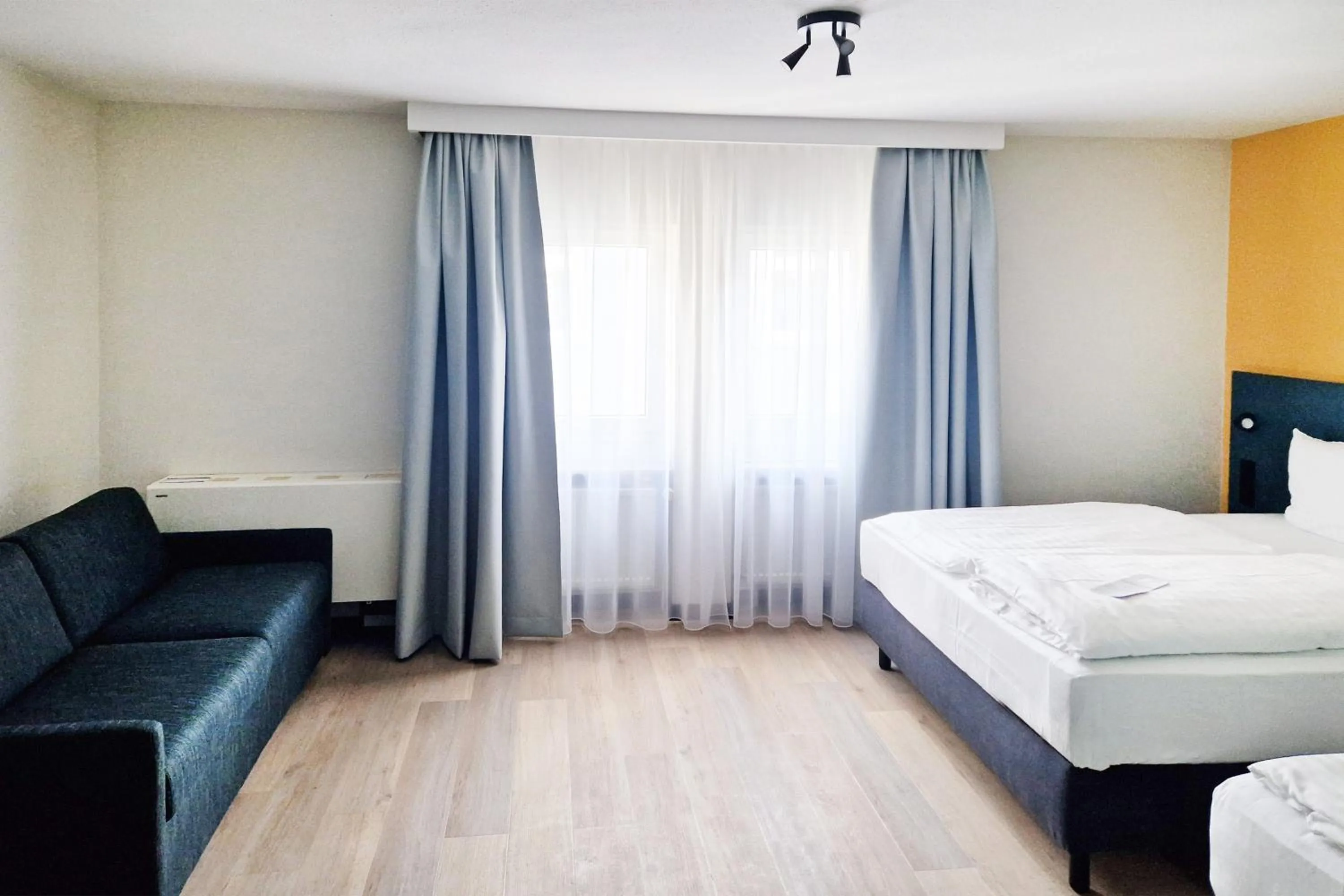 Photo of the whole room, Bed in Hotel Boulevard