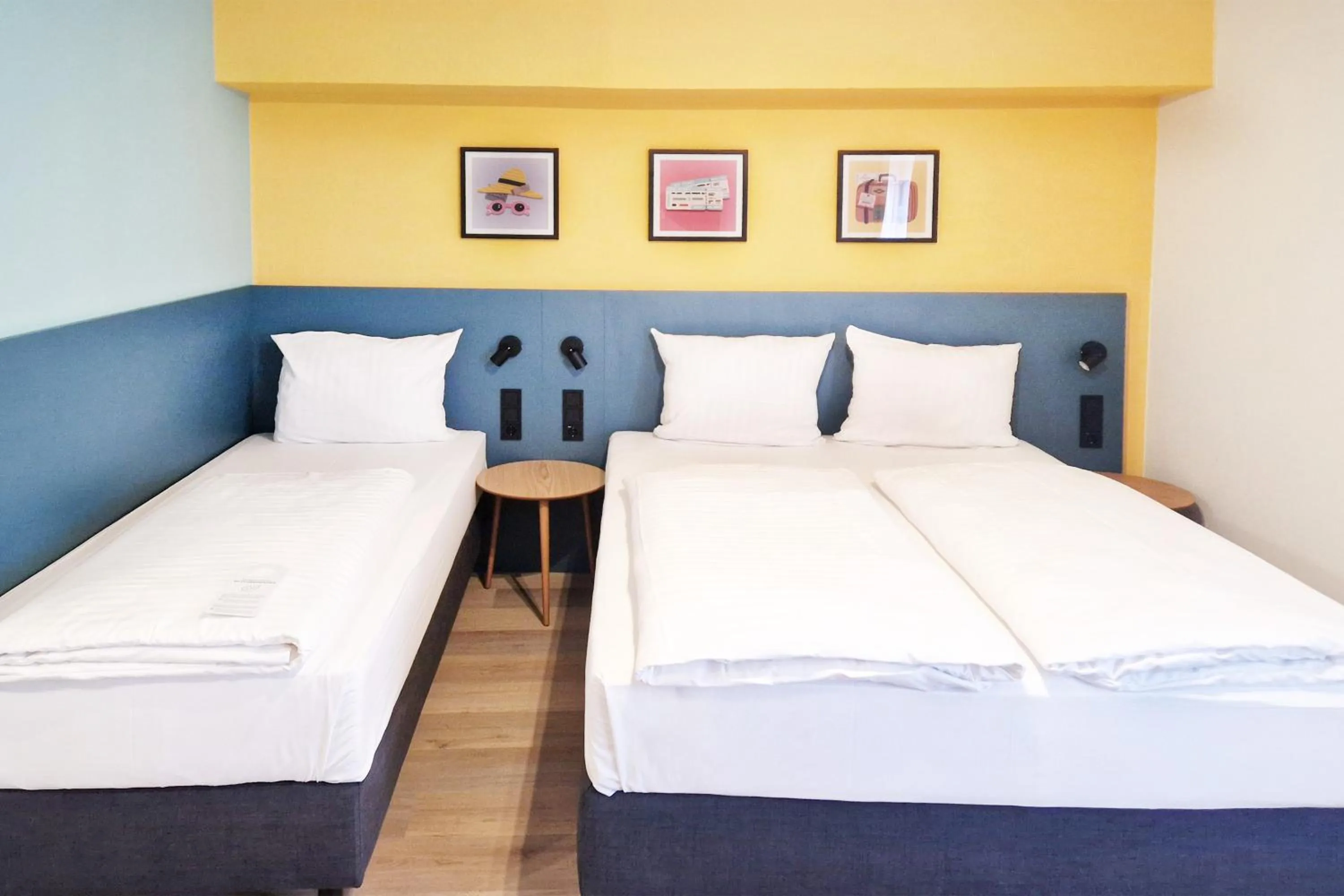 Photo of the whole room, Bed in Hotel Boulevard