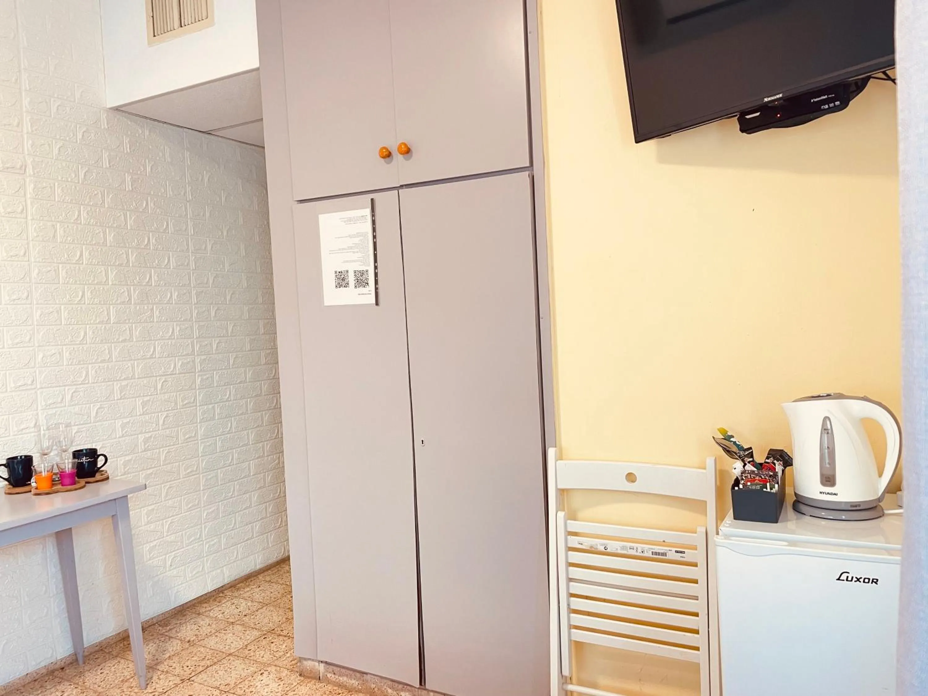 wardrobe in Breezot Yam