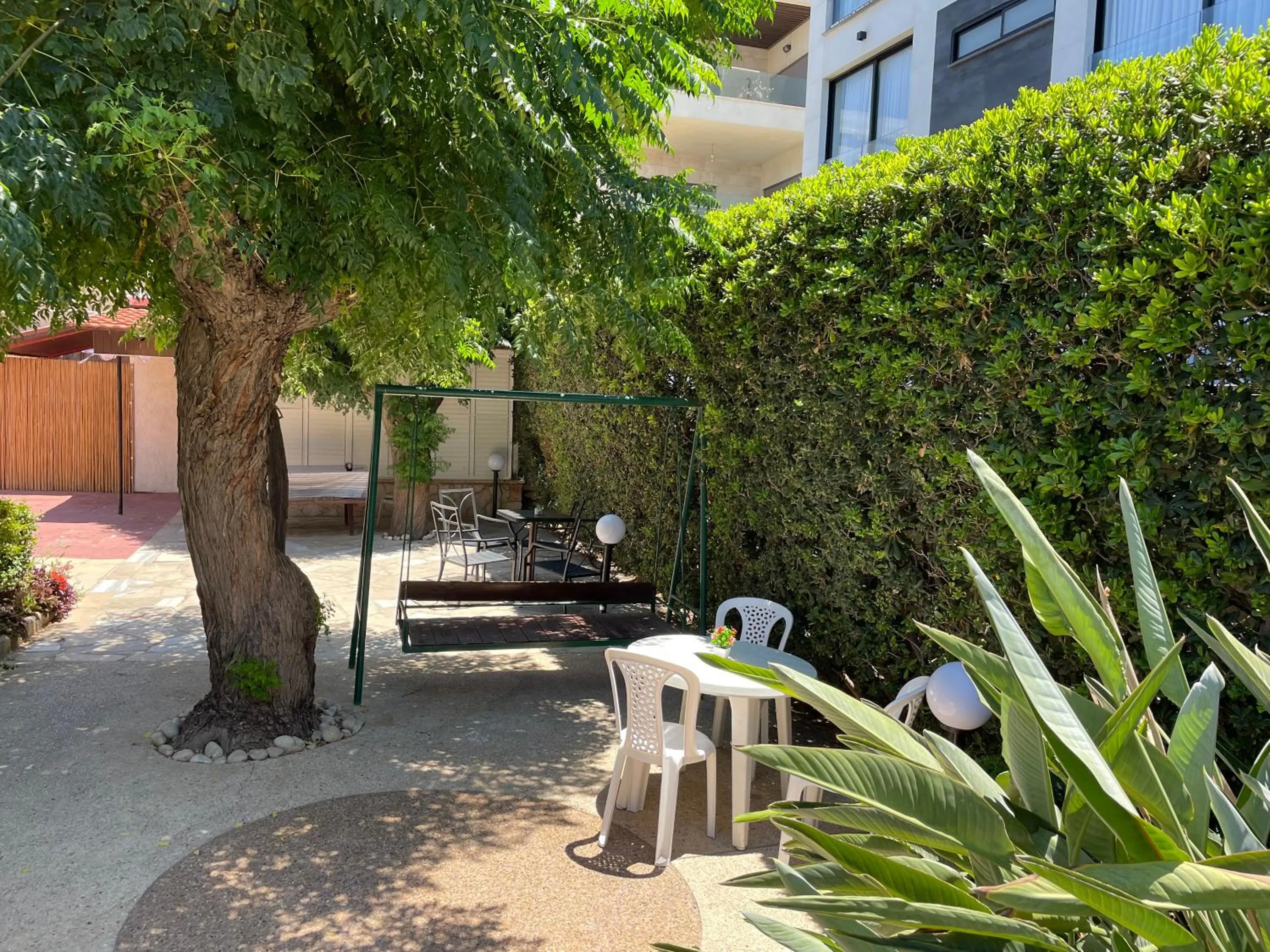 Garden view in Breezot Yam