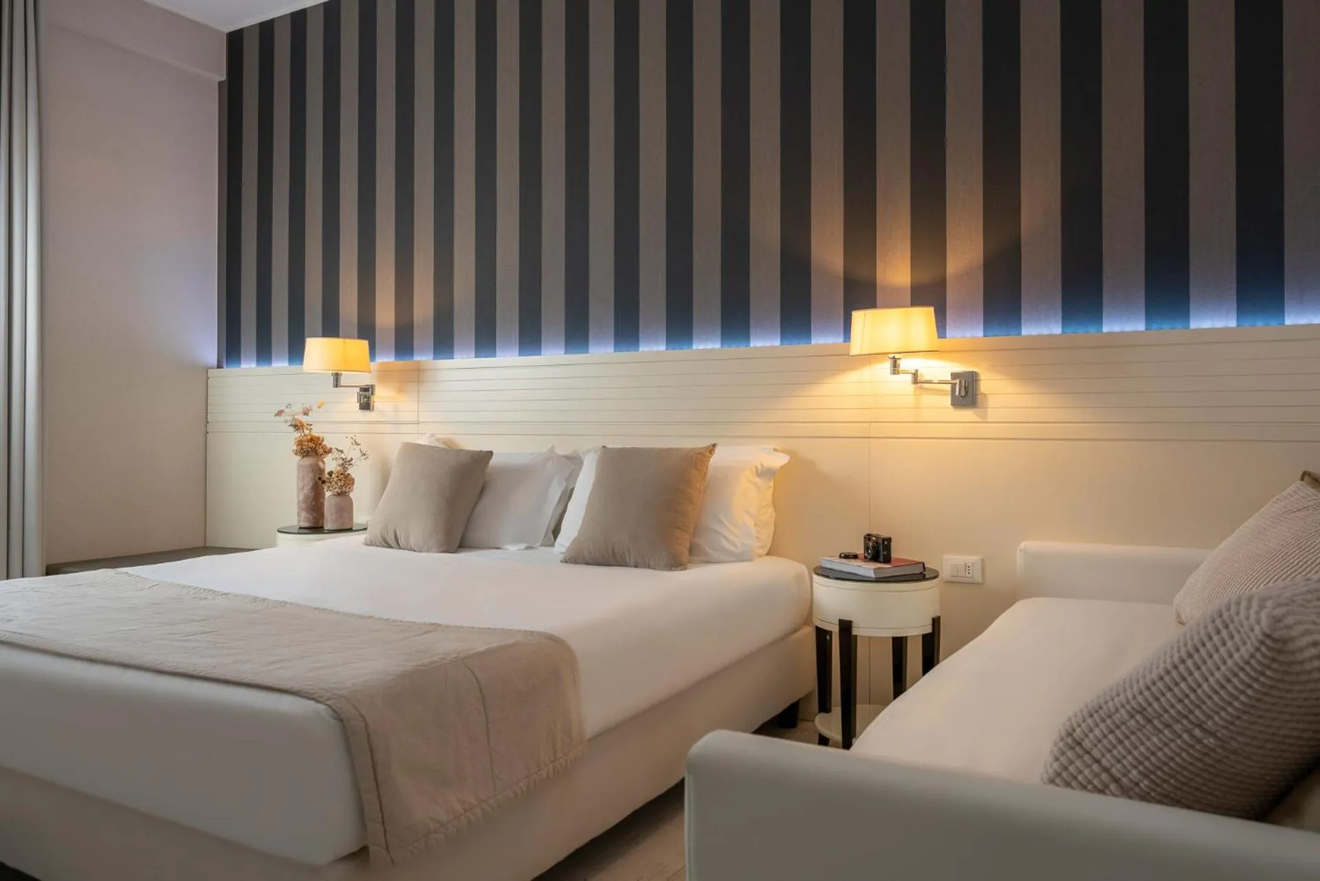 Bed in Hotel Villa Rosa Riviera