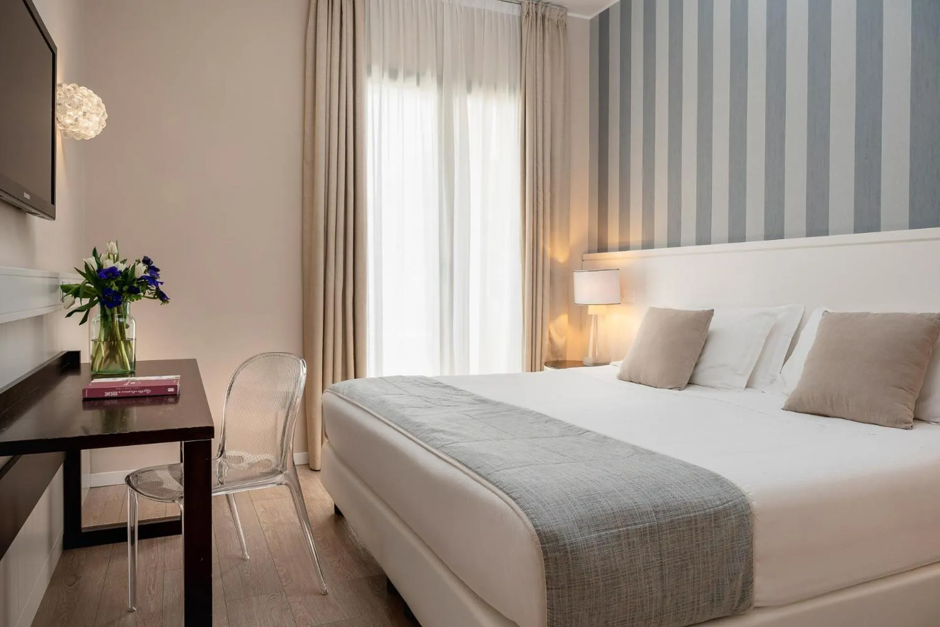 TV and multimedia, Bed in Hotel Villa Rosa Riviera