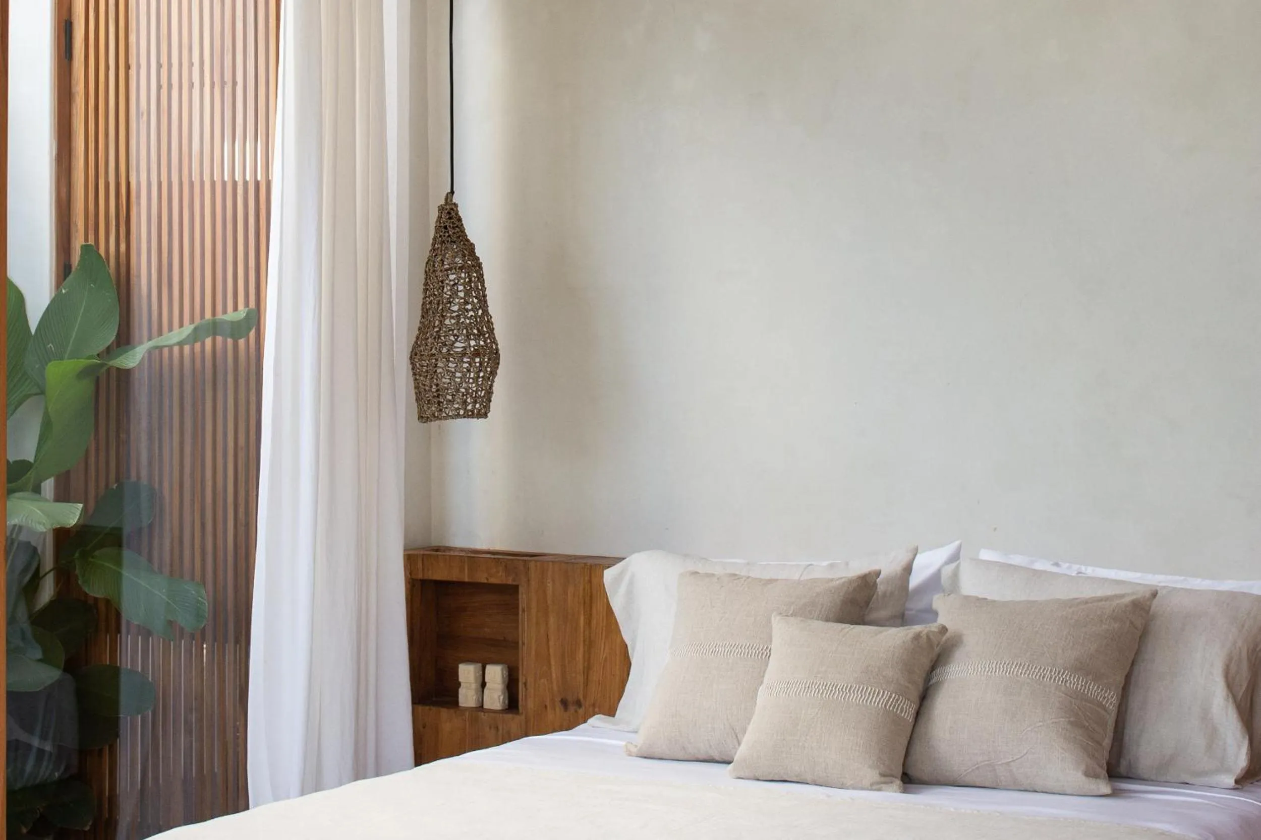 Bed in Las Lunas Villas Canggu