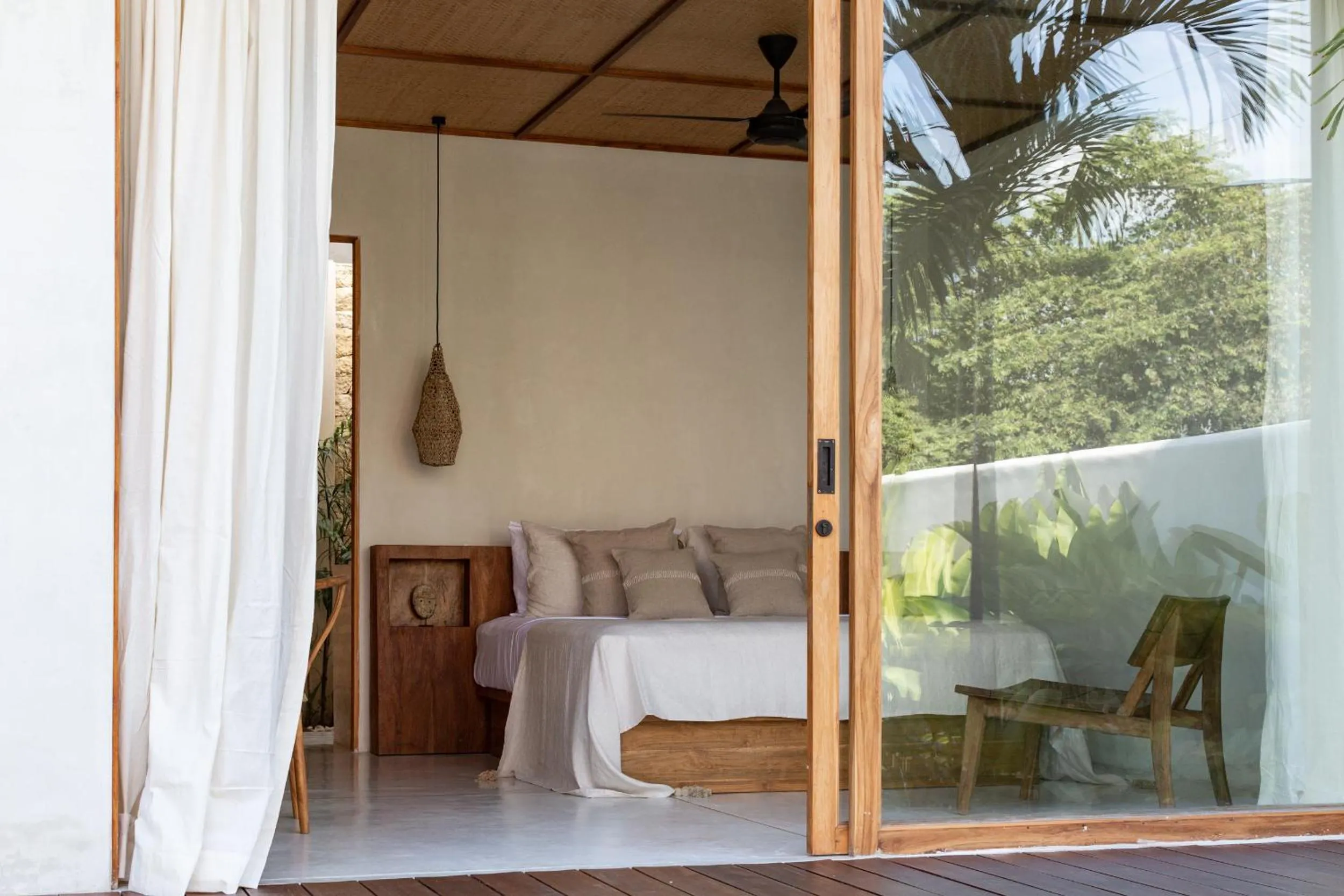 Bed in Las Lunas Villas Canggu