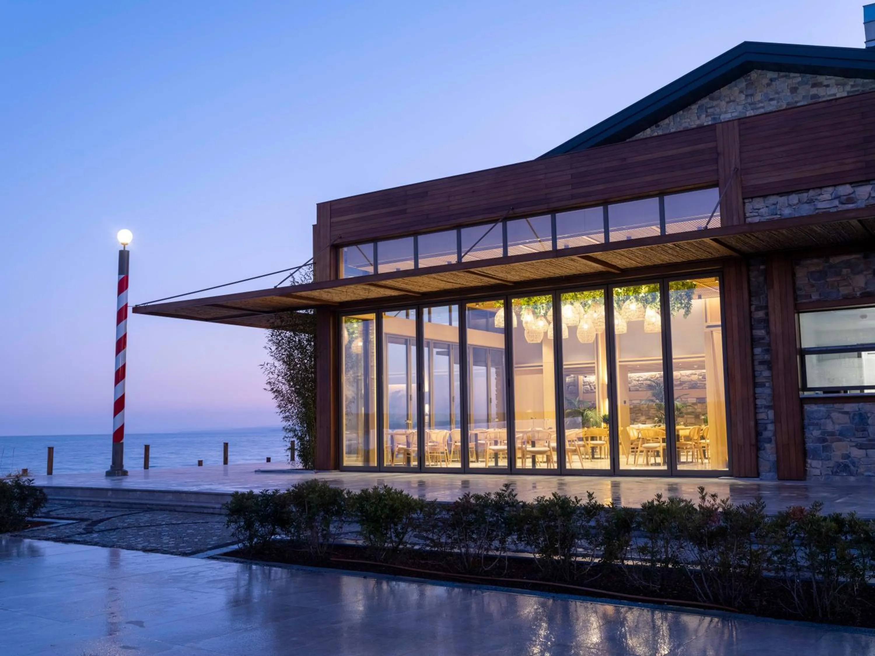 Restaurant/places to eat in İnemare Hotel