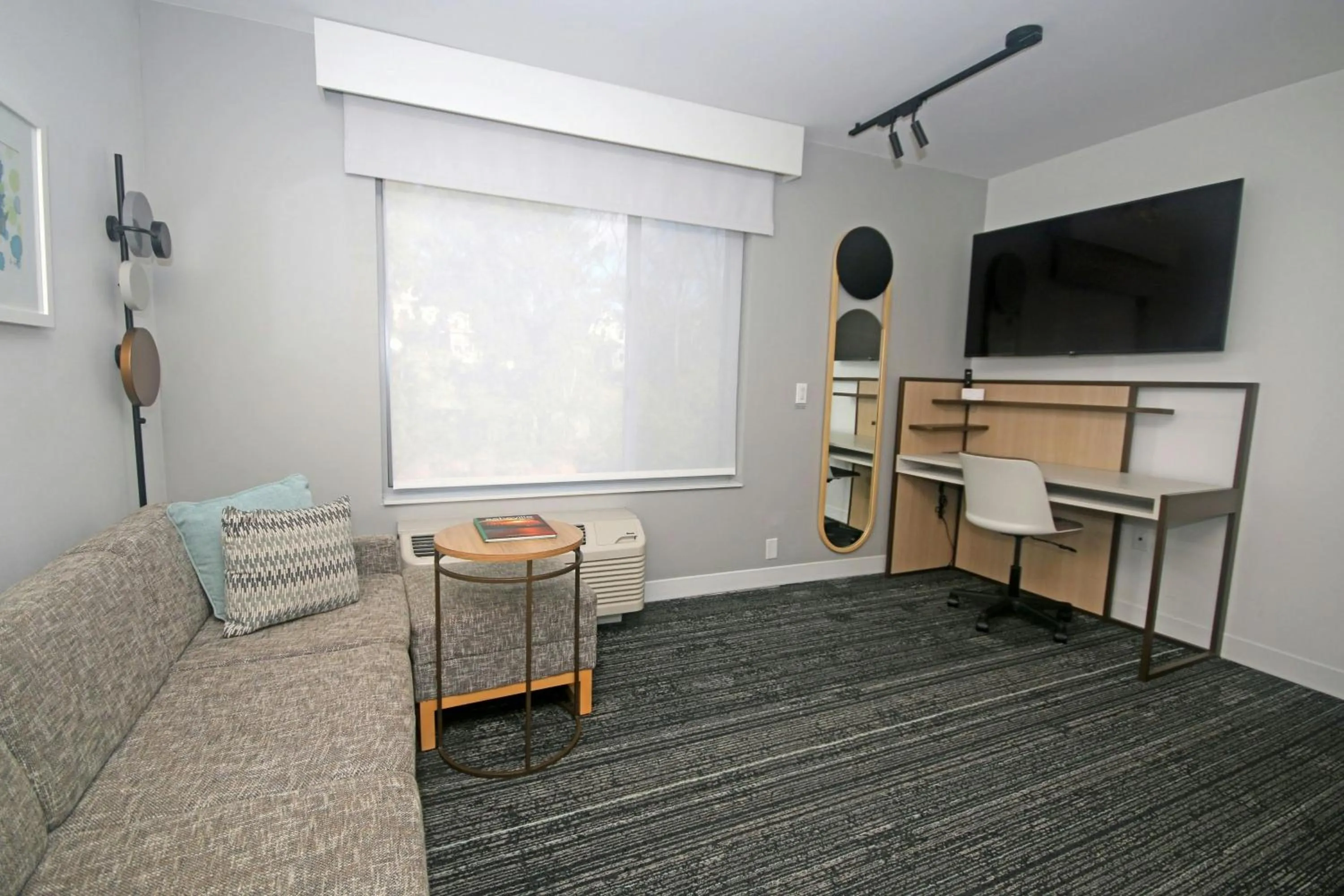 Living room in TownePlace Suites by Marriott Asheville Downtown