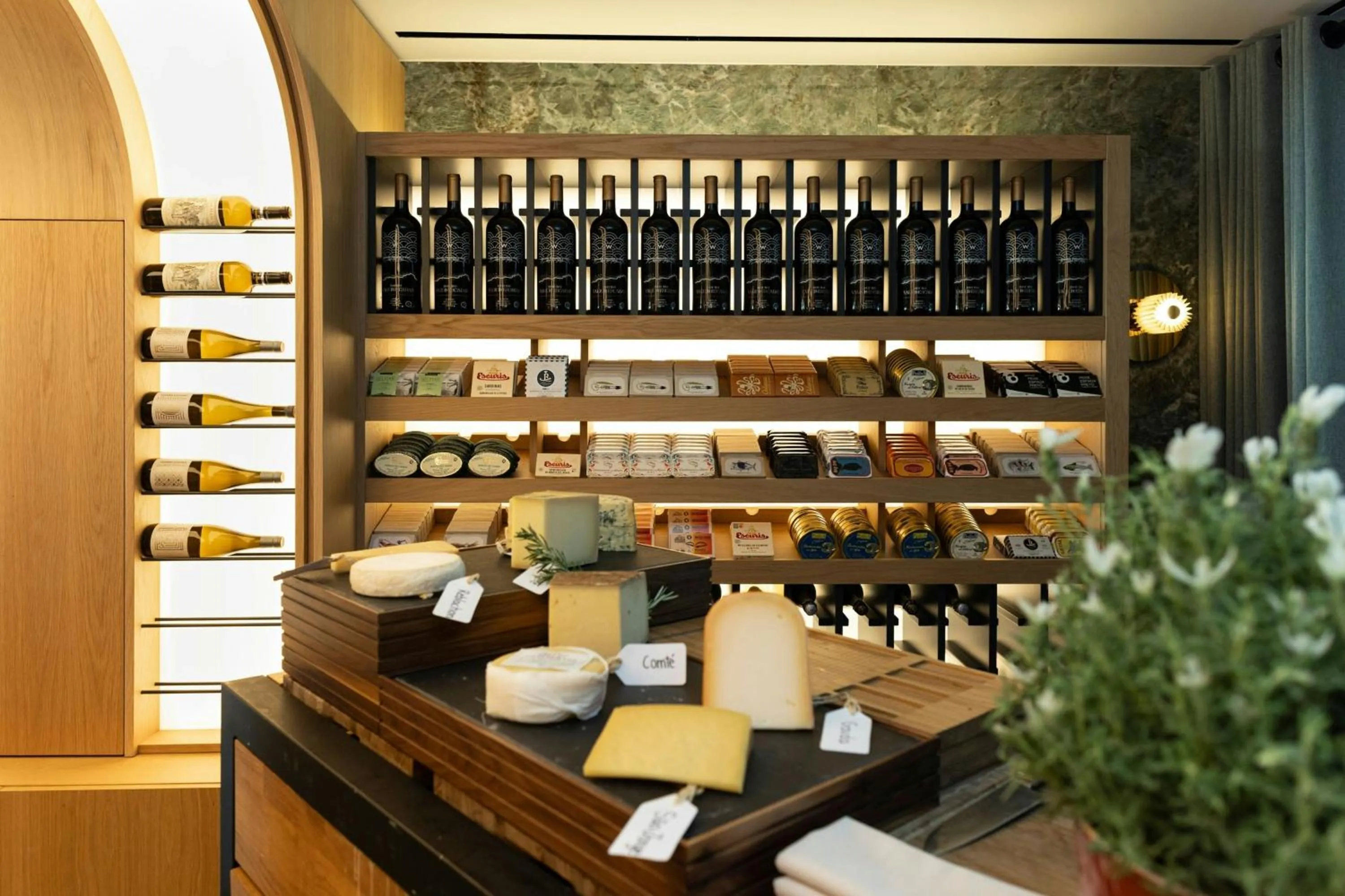 Restaurant/places to eat in W Algarve