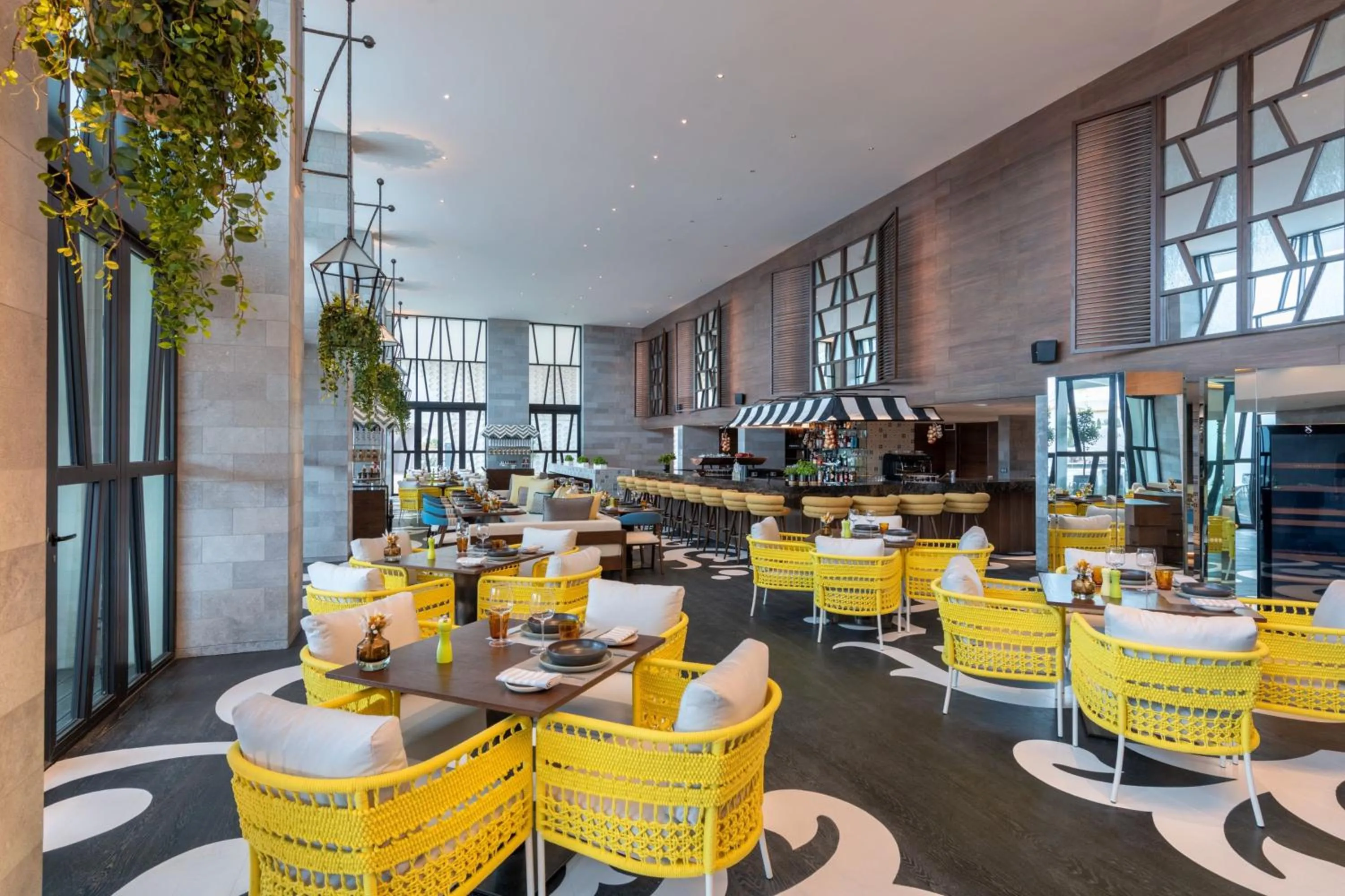 Kitchen or kitchenette in W Algarve