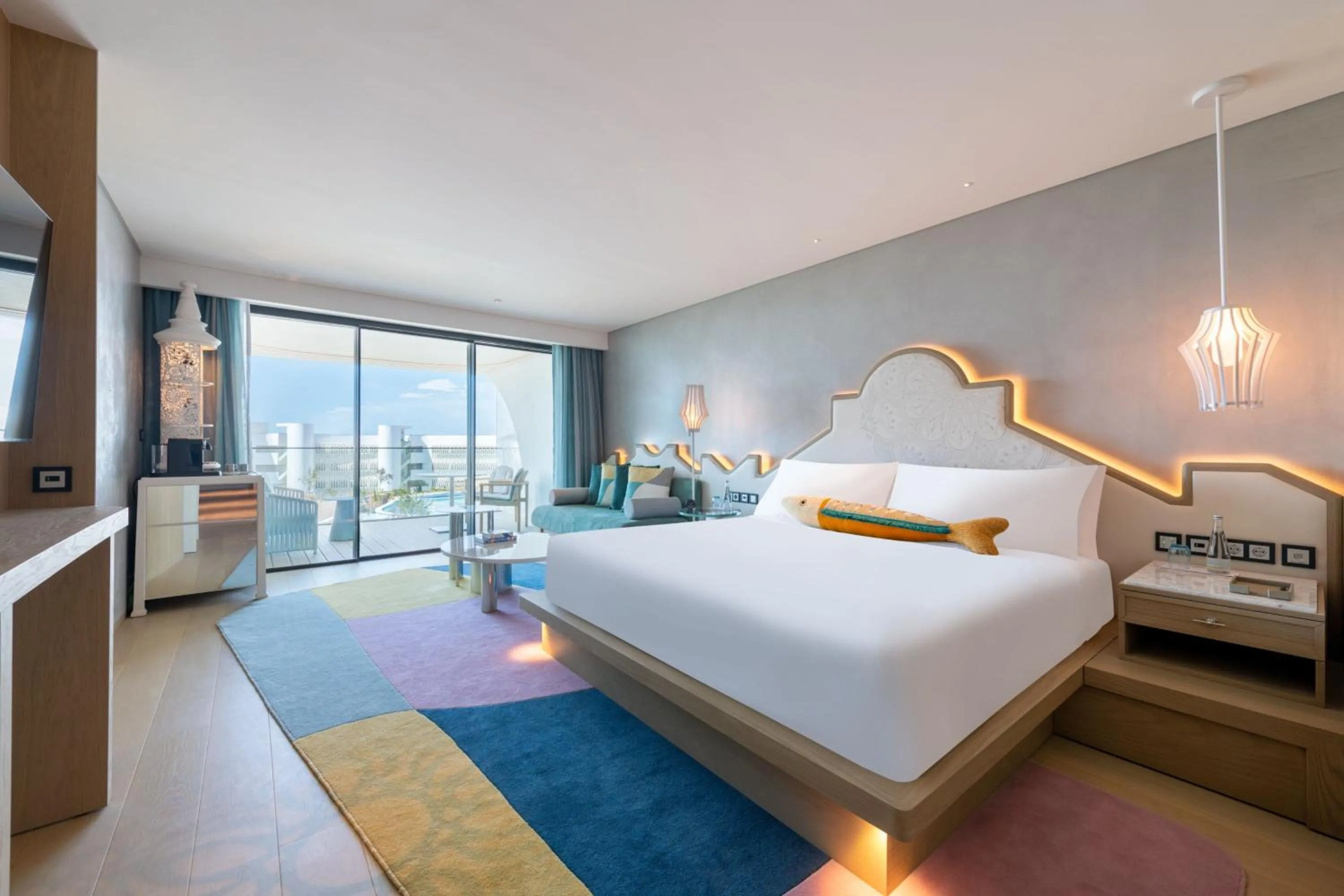 Photo of the whole room, Bed in W Algarve