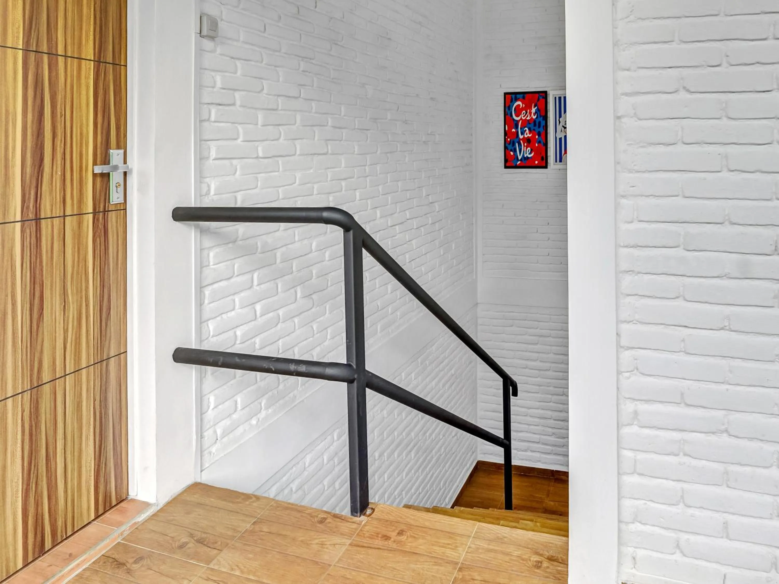 Area and facilities in Hotel O Ara Guest House