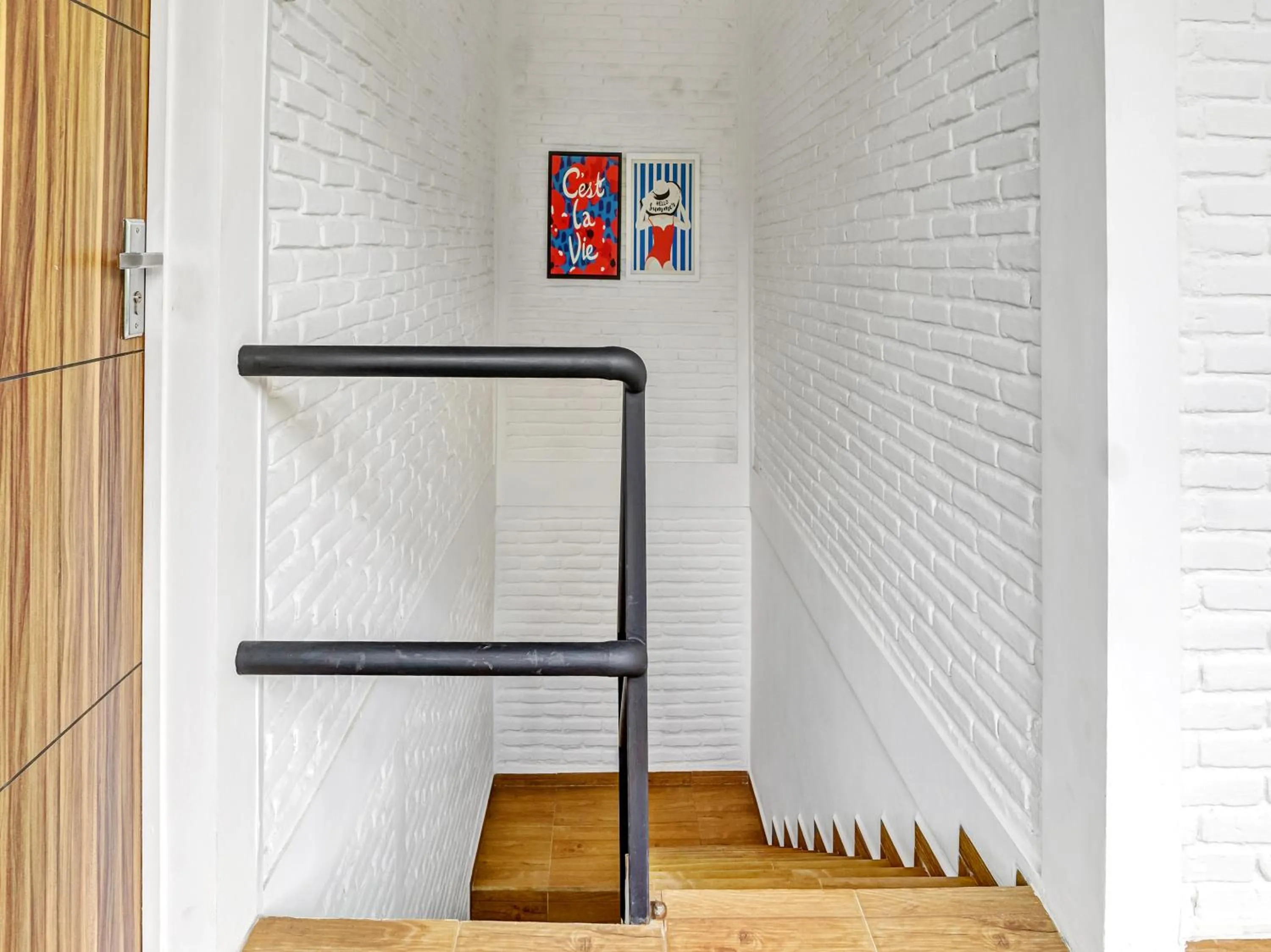 Area and facilities in Hotel O Ara Guest House