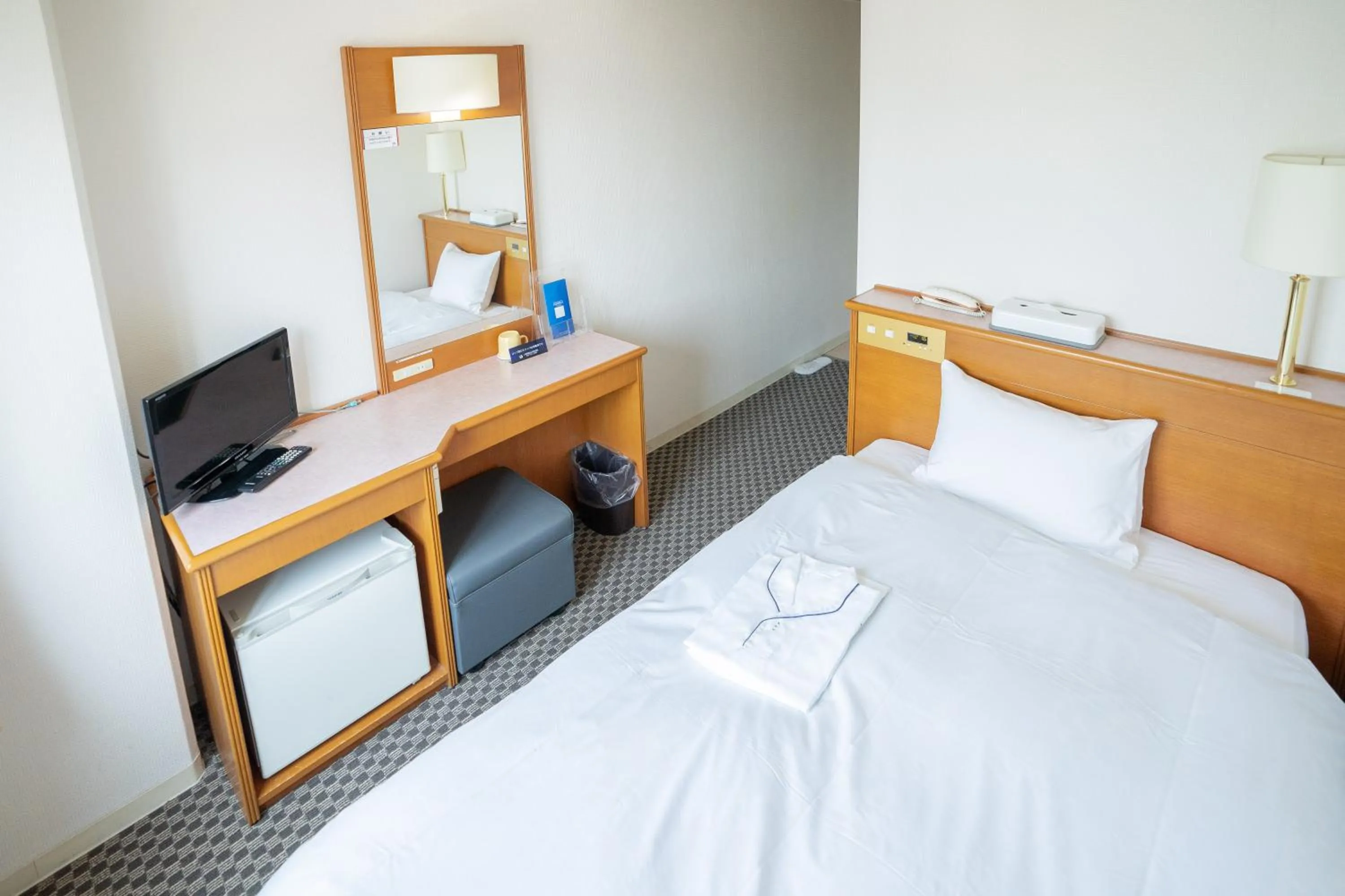 Photo of the whole room, Bed in Hotel Casabella Inn Kobe