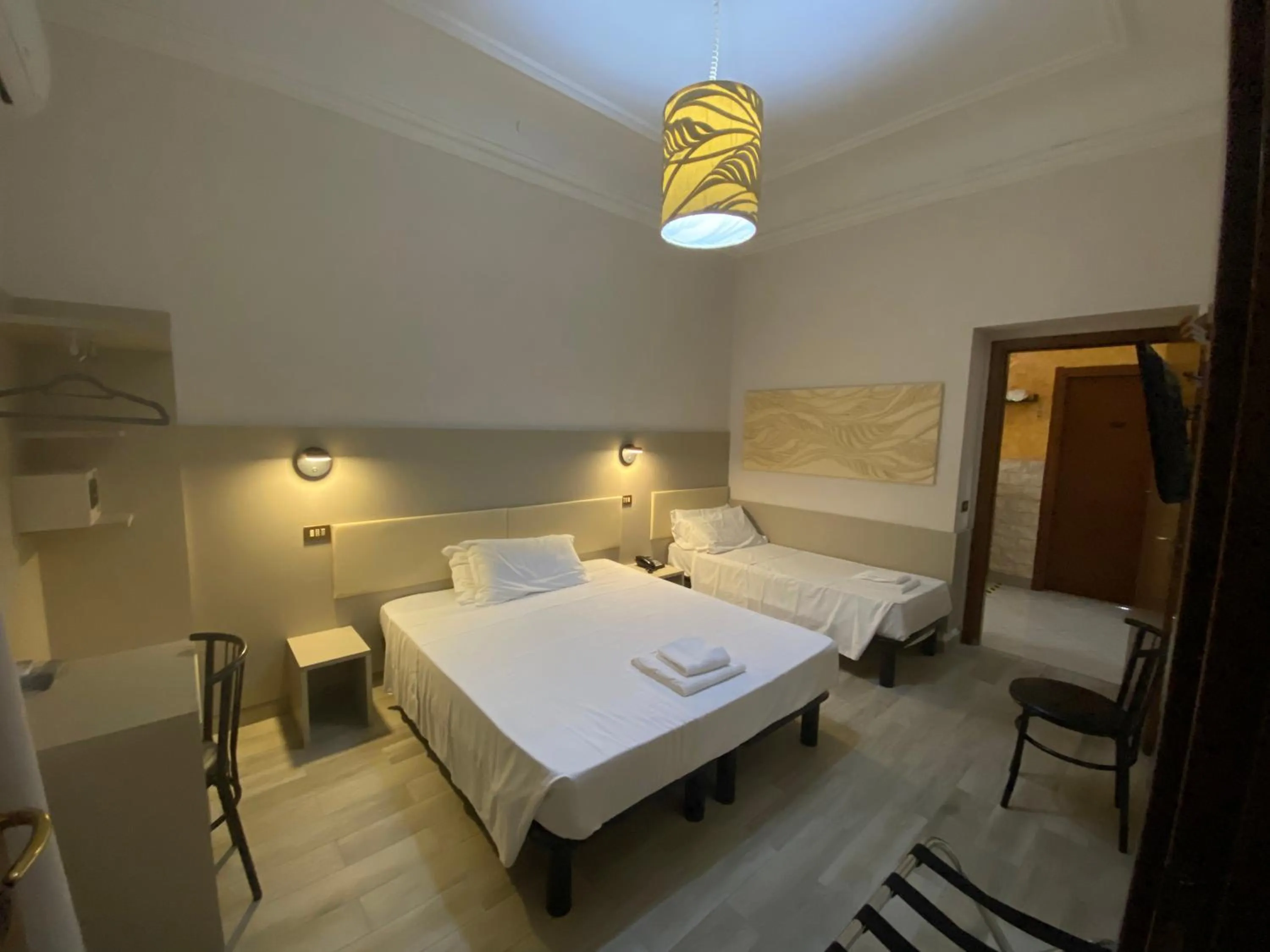 Photo of the whole room, Bed in Hotel Bogart Milano