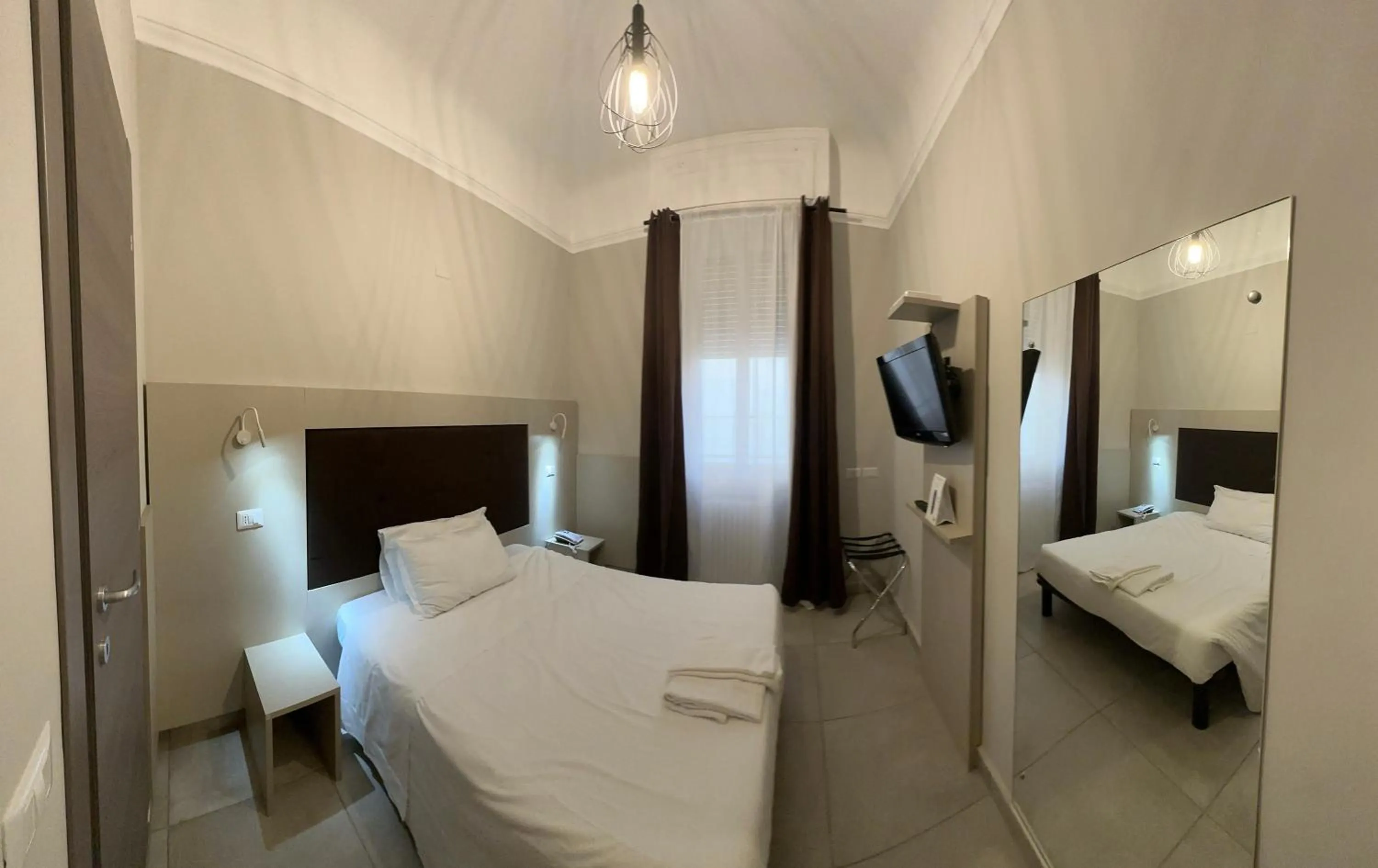 Photo of the whole room, Bed in Hotel Bogart Milano