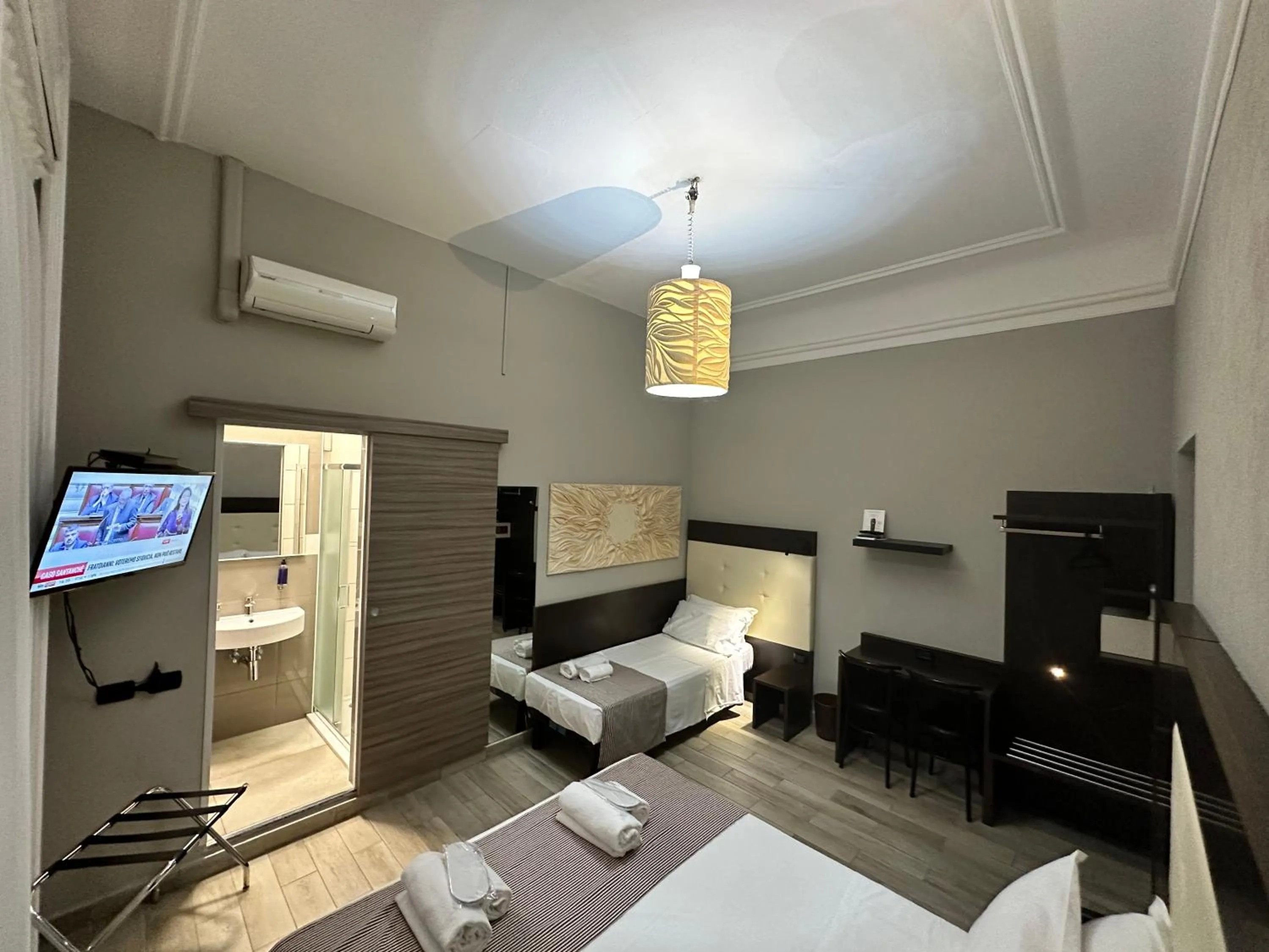 Bedroom, Bed in Hotel Bogart Milano