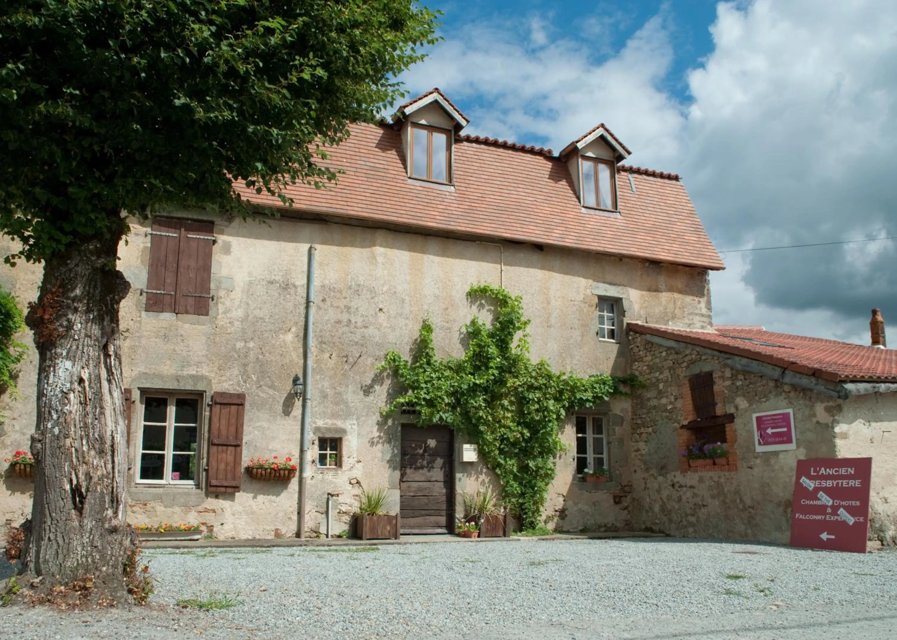 Facade/entrance in L'Ancien Presbytère Chambres D'hote ou Gite