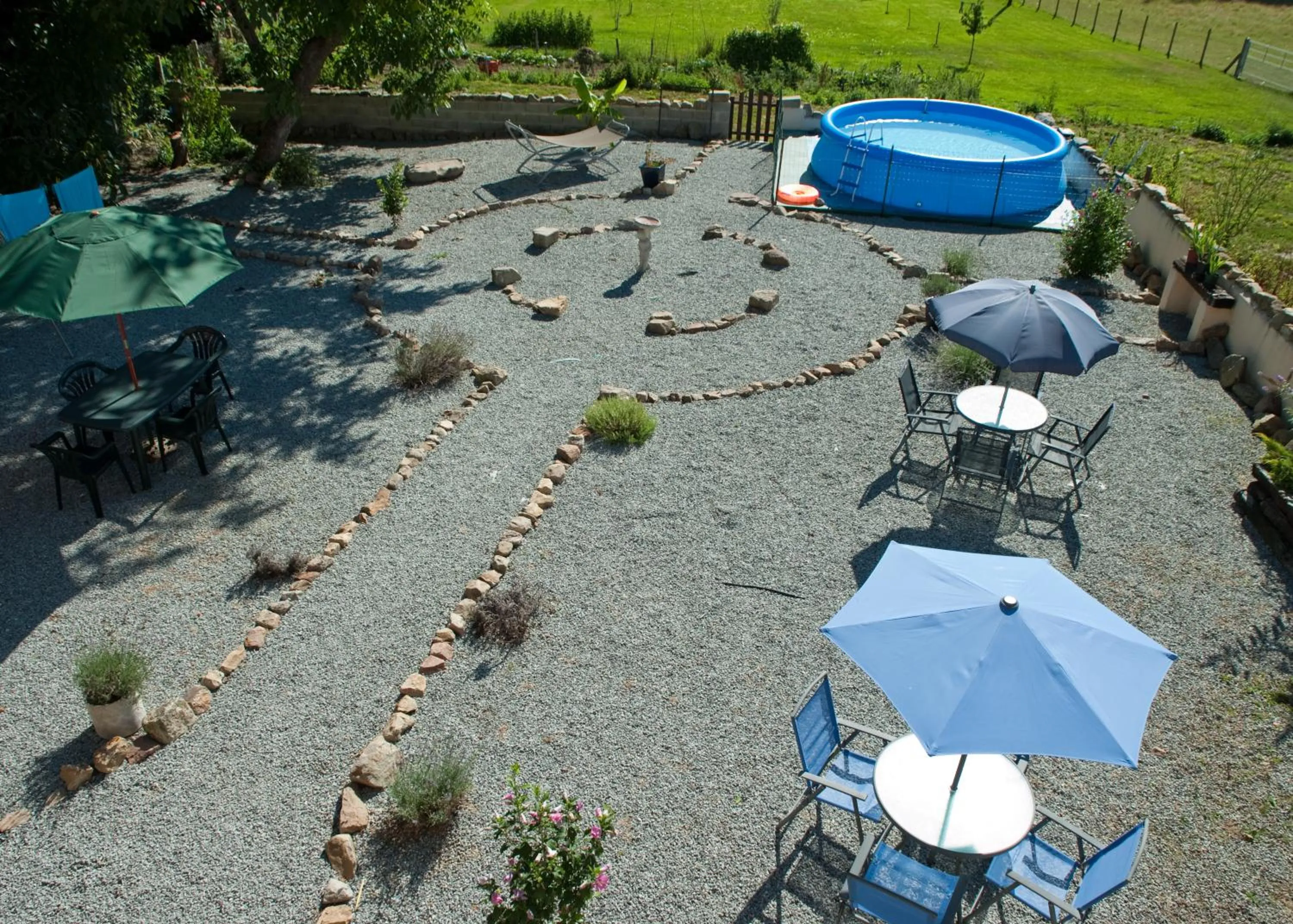 Garden in L'Ancien Presbytère Chambres D'hote ou Gite
