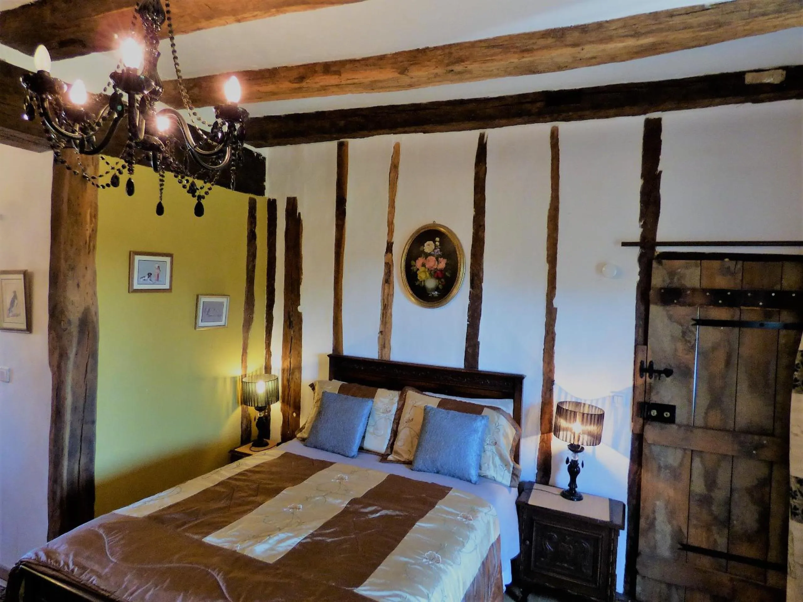 Bed in L'Ancien Presbytère Chambres D'hote ou Gite