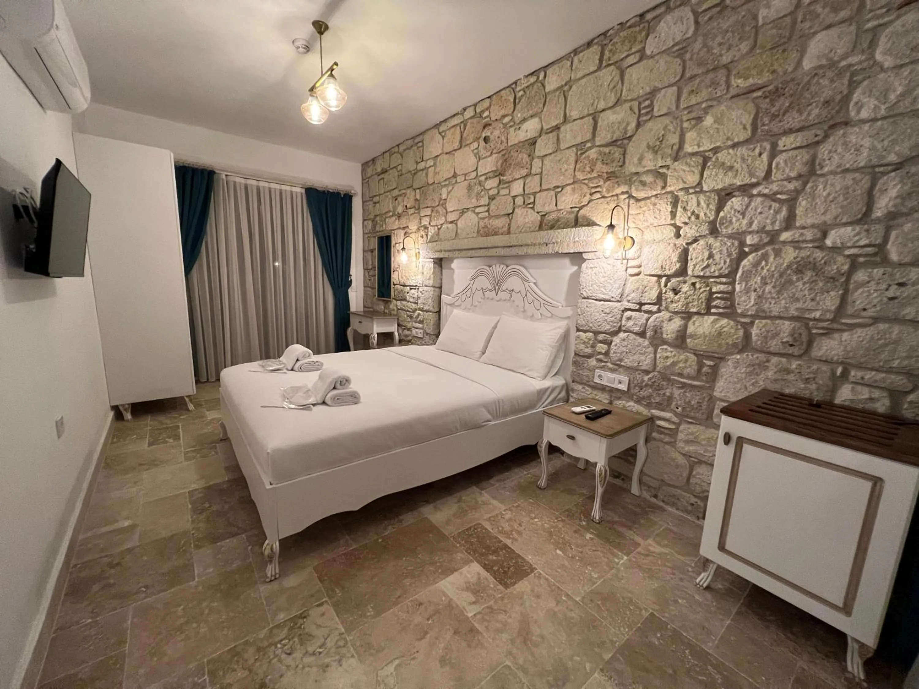 Photo of the whole room, Bed in My Angels Alaçatı
