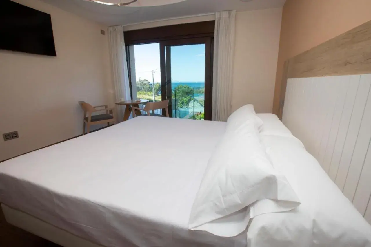 Deluxe Double Room with Sea View in A Ballenera de Caneliñas Deluxe Double Room with Sea View in A Ballenera de Caneliñas