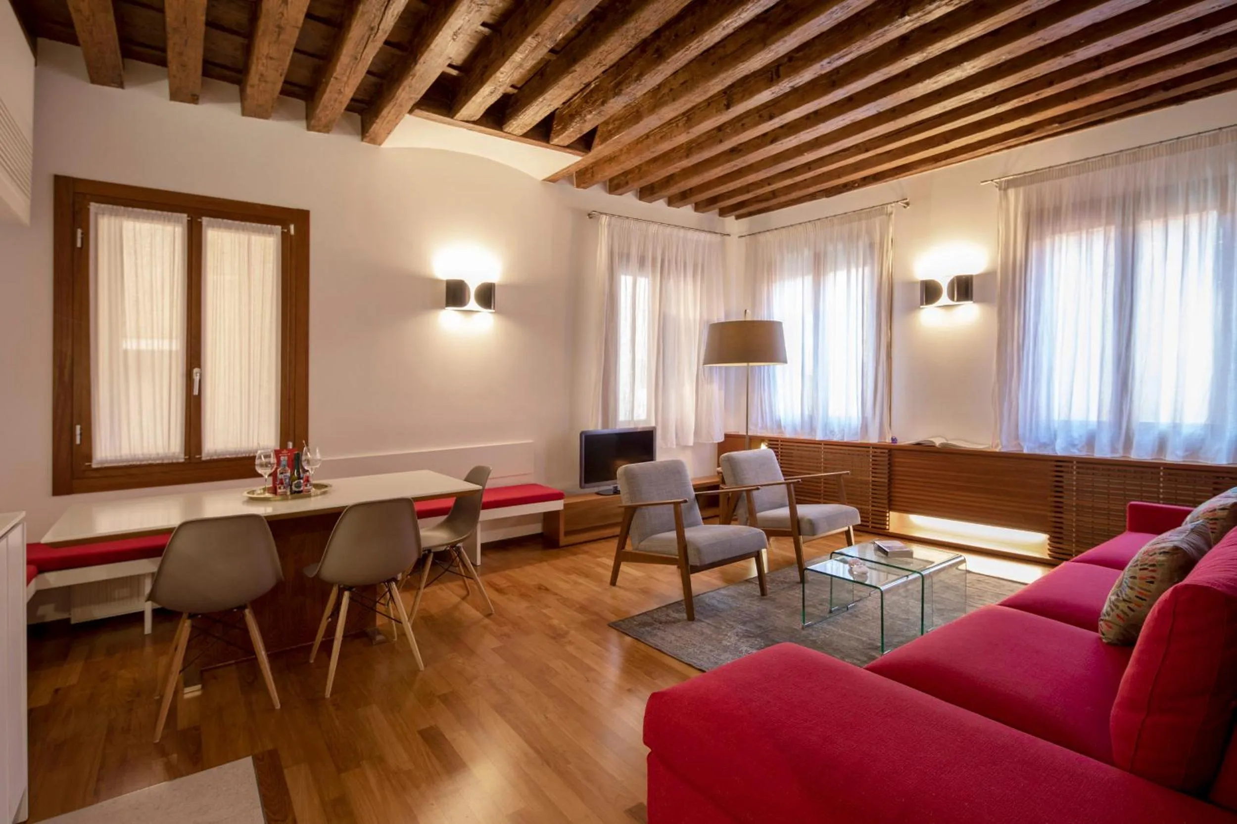 Photo of the whole room in Ca' della Scimmia - Rialto - Venice