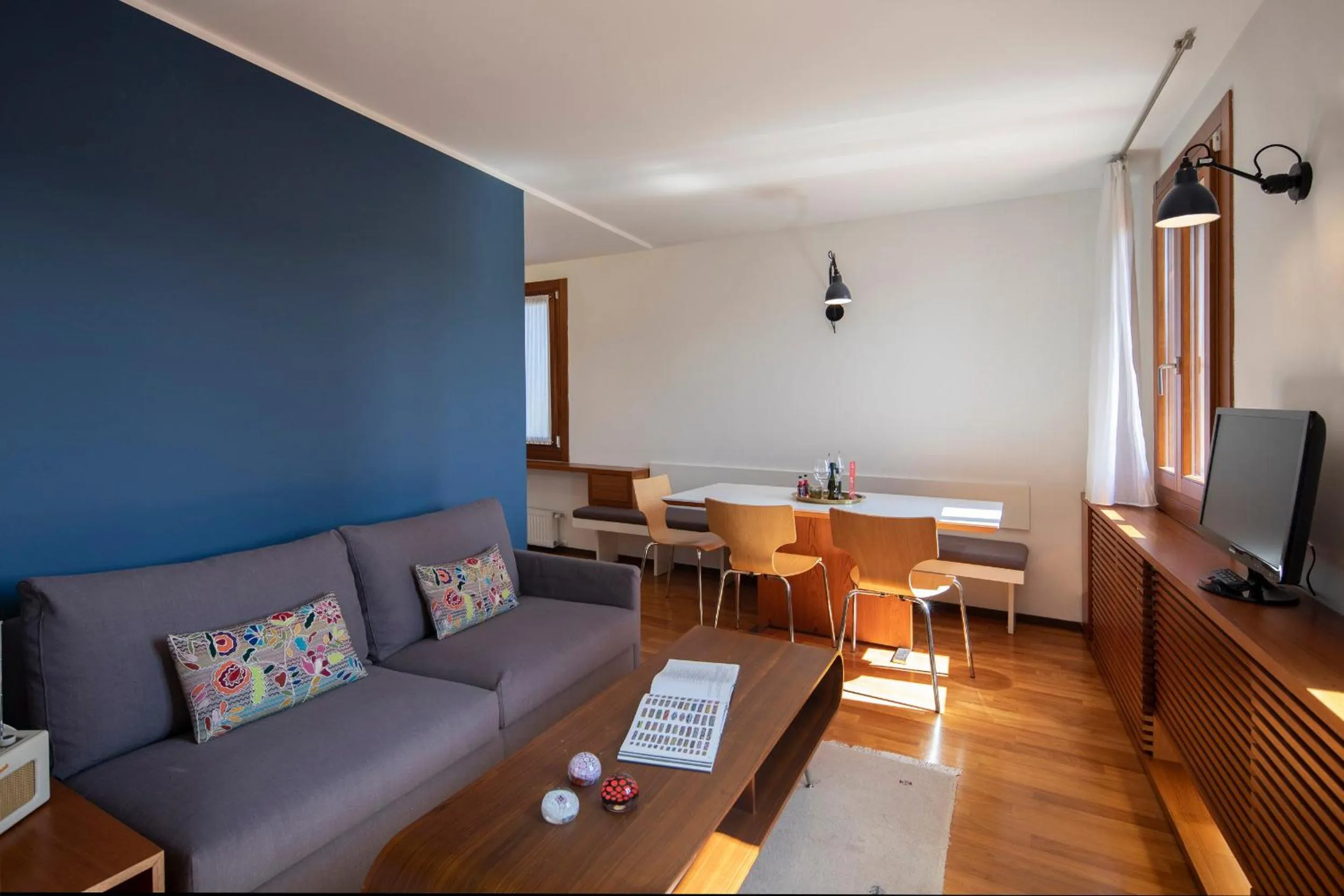 Communal lounge/ TV room in Ca' della Scimmia - Rialto - Venice