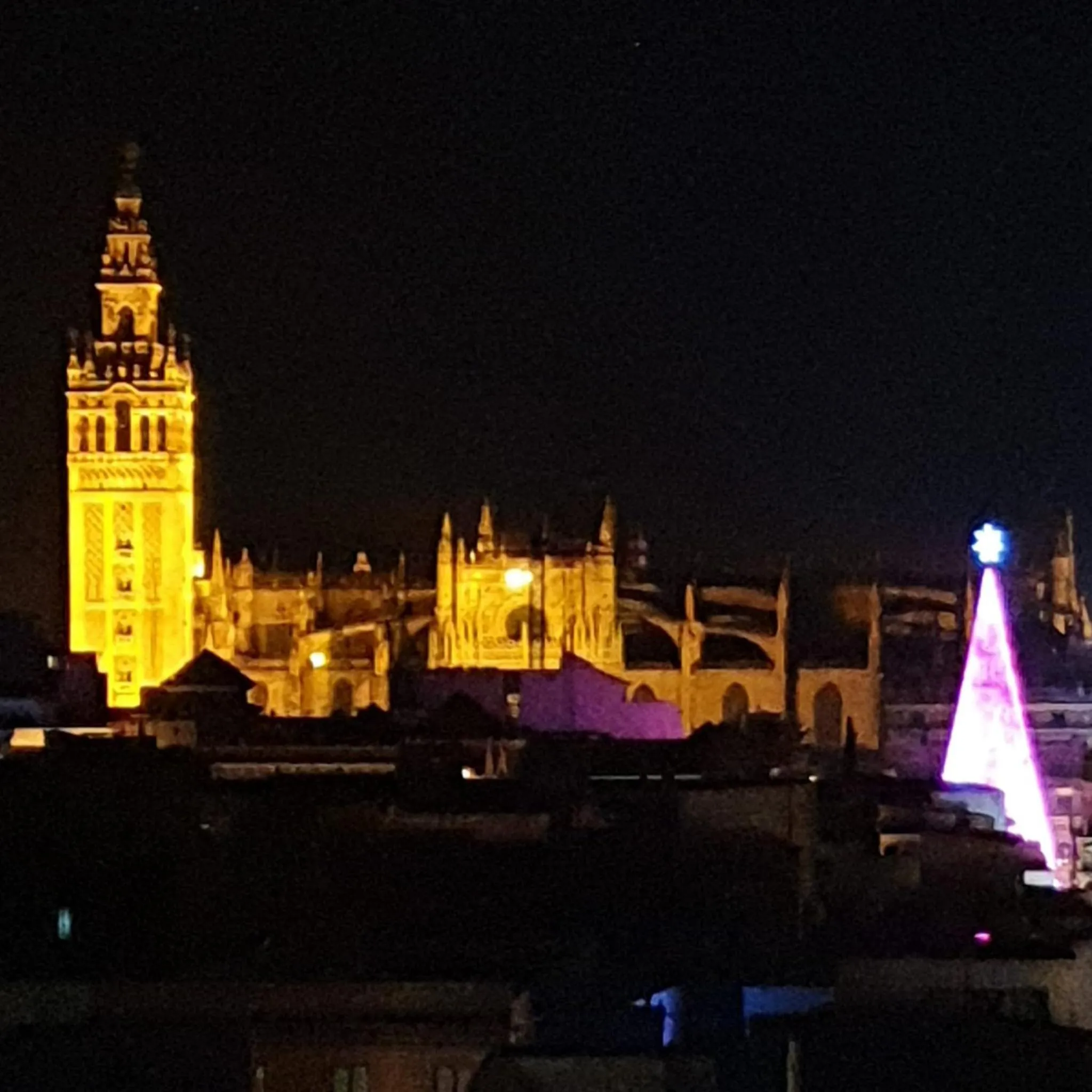 Nearby landmark in AvantiStays La Campana, con un balcón que te enamorará del ambiente de Sevilla
