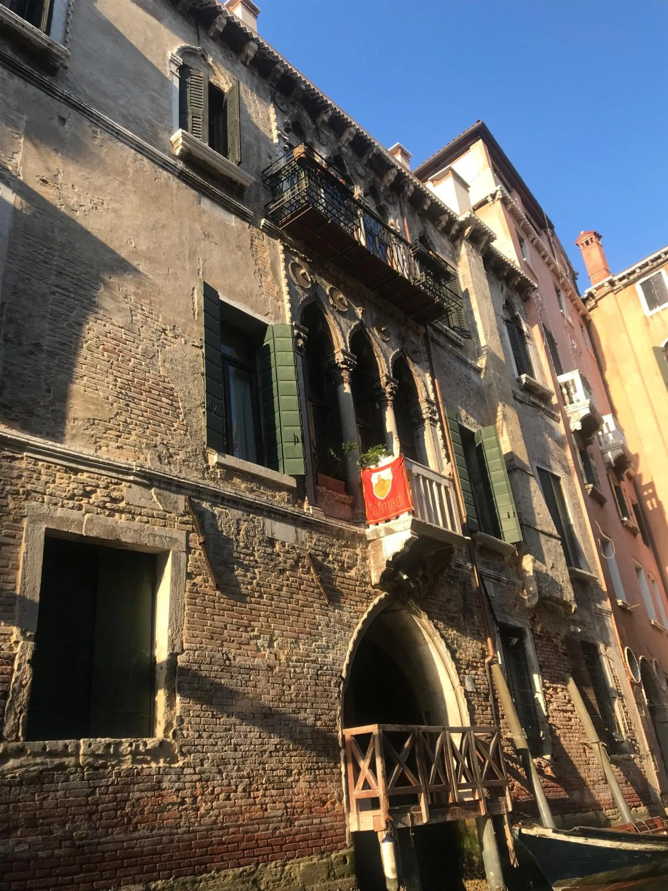 Property building in Ca' Amadi