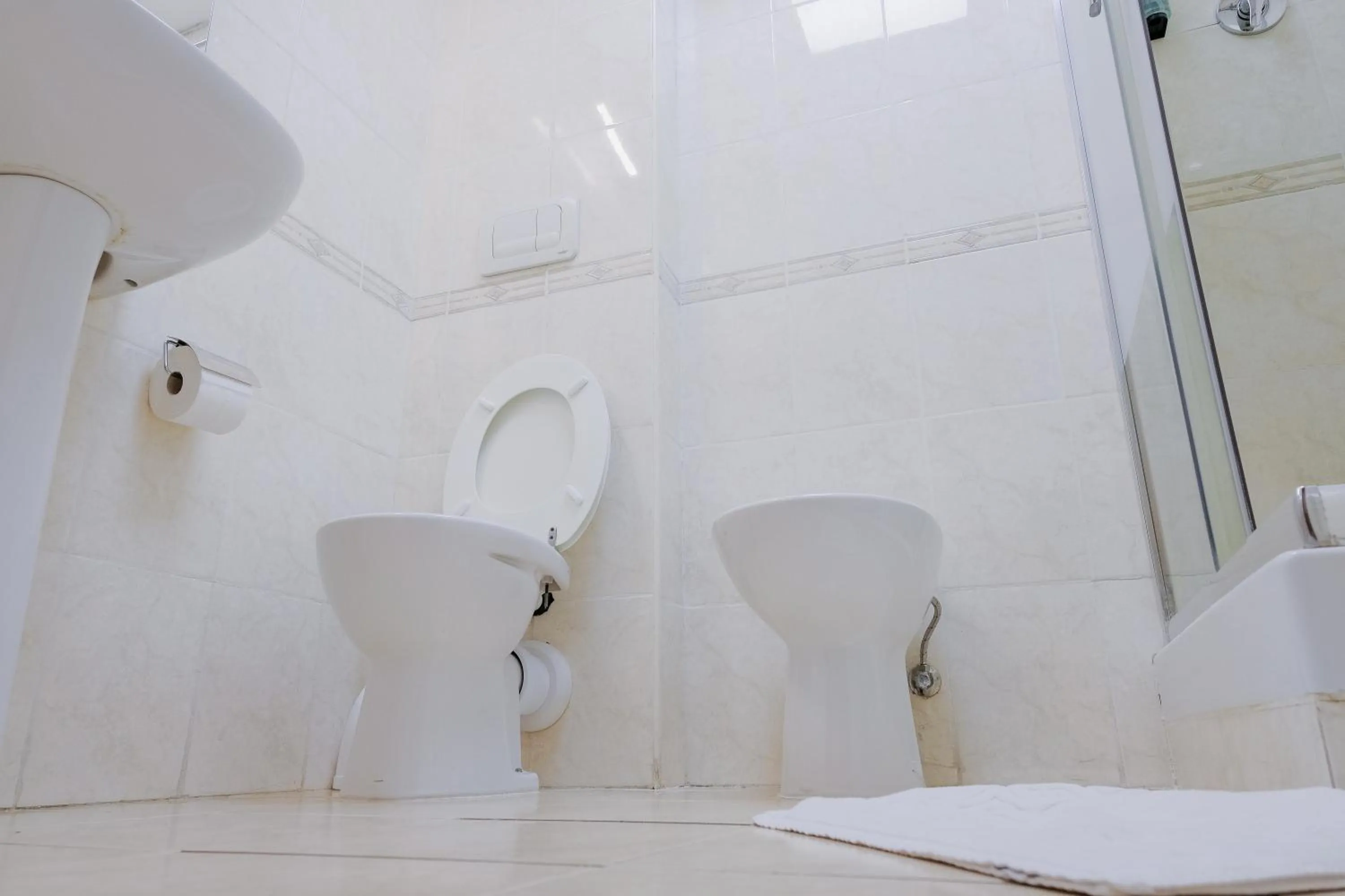 Shower in Hotel Alex Square