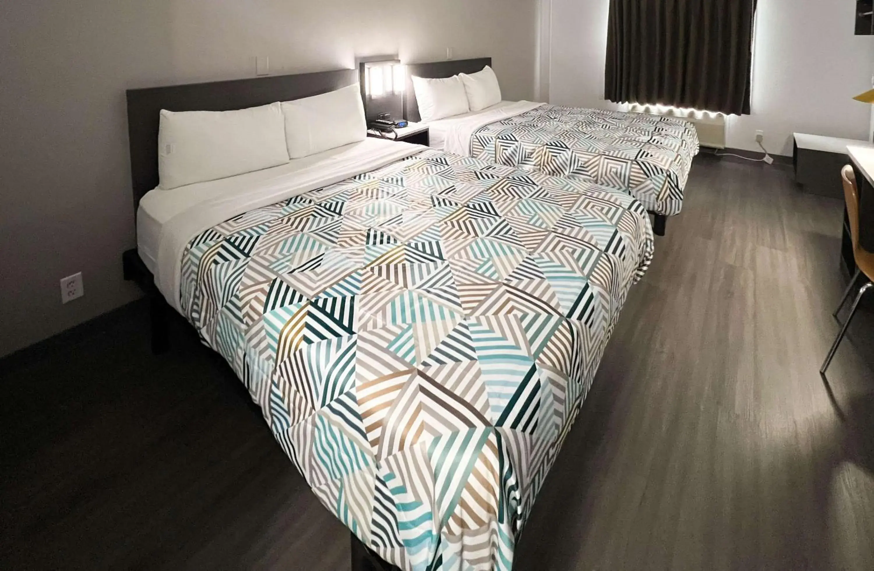 Bedroom, Bed in Studio 6 Altoona, IA - Des Moines East Bedroom, Bed in Studio 6 Altoona, IA - Des Moines East