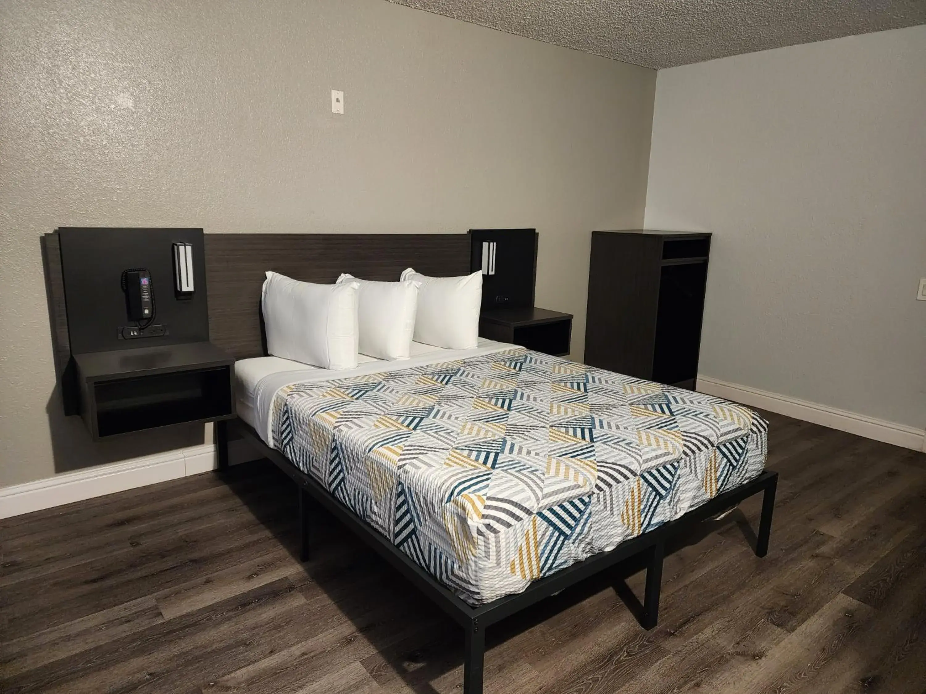 Bed in Motel 6 Sacramento CA Natomas Bed in Motel 6 Sacramento CA Natomas