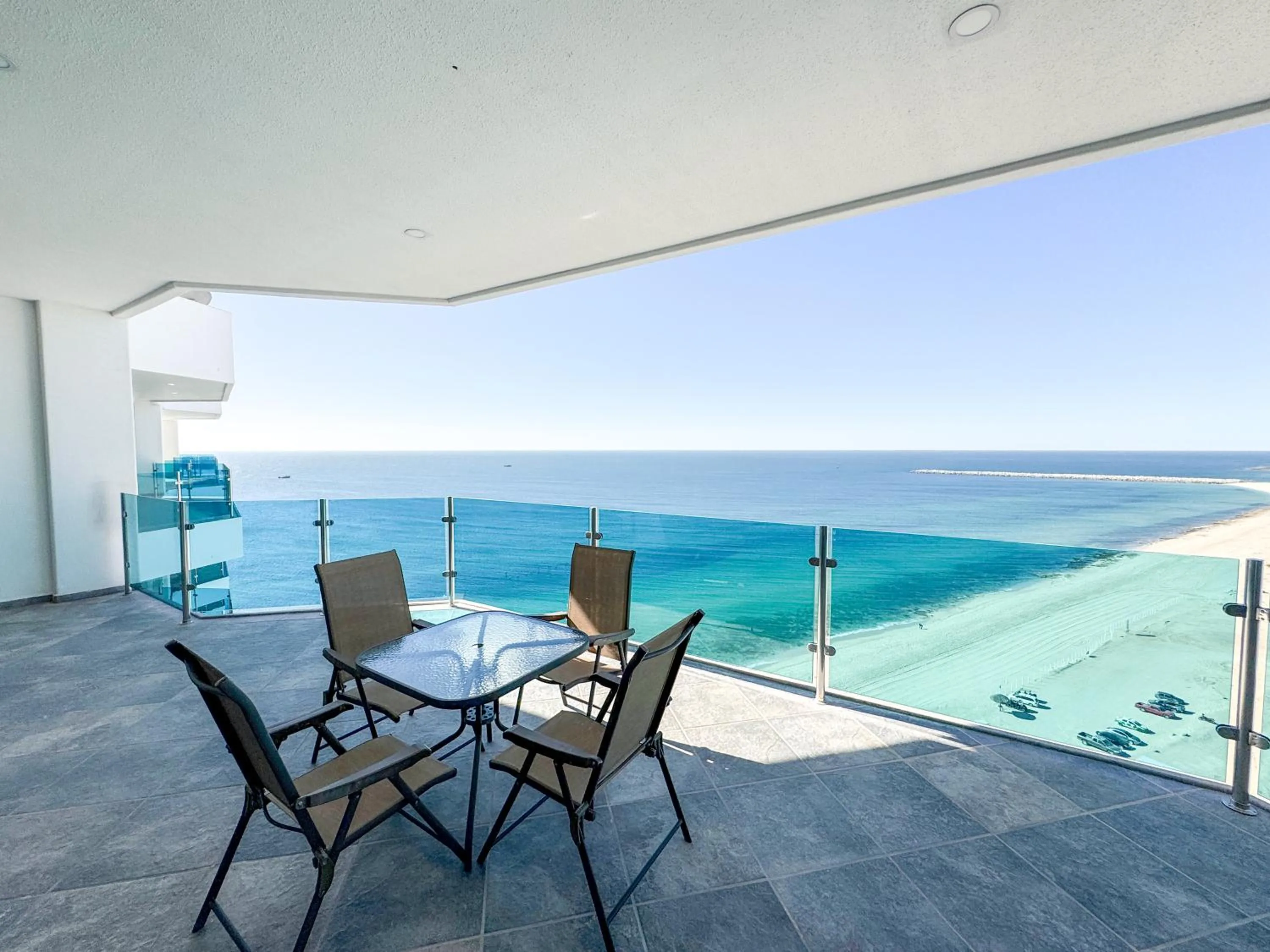 Esmeralda Beach Resort