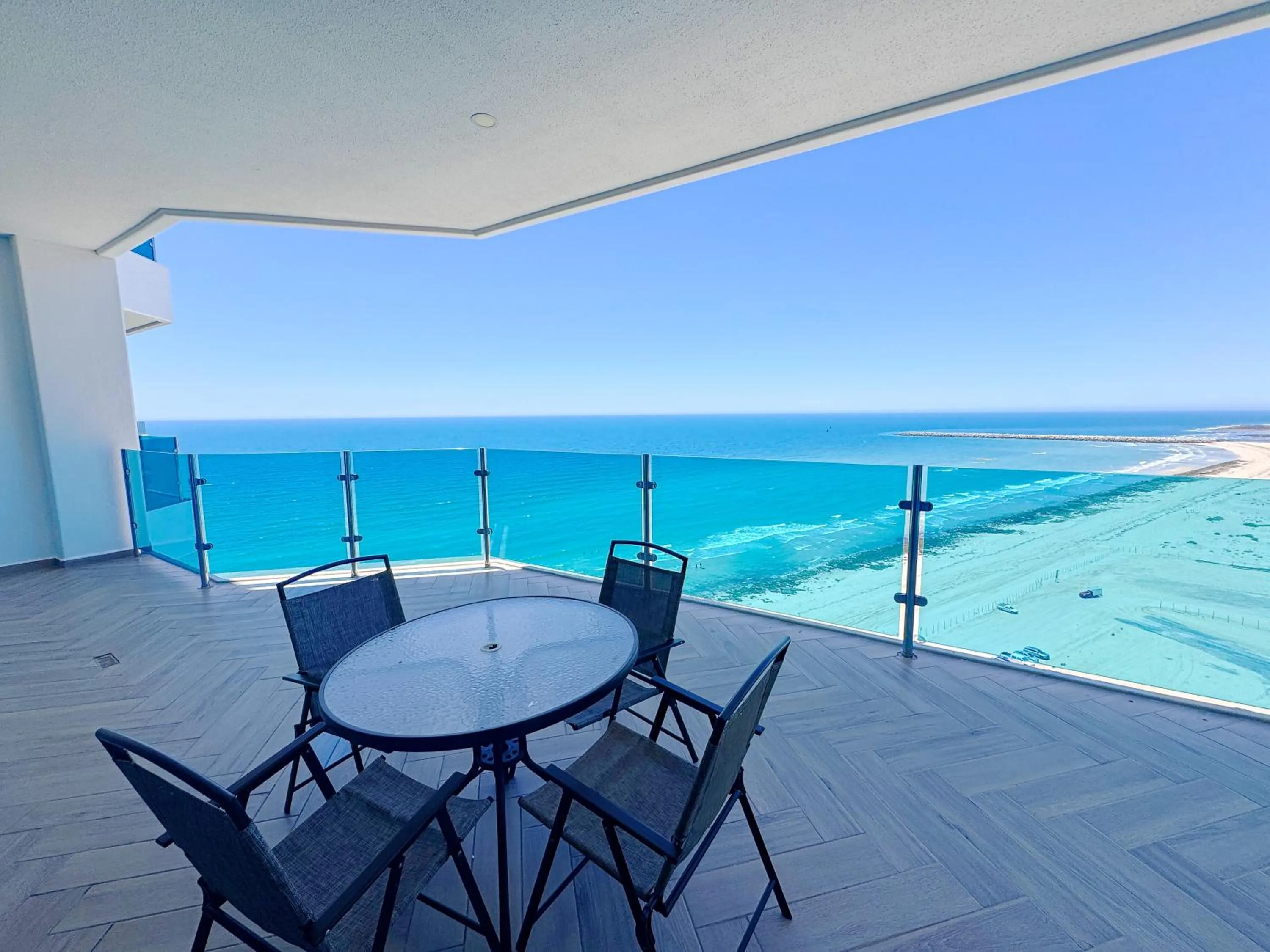 Esmeralda Beach Resort