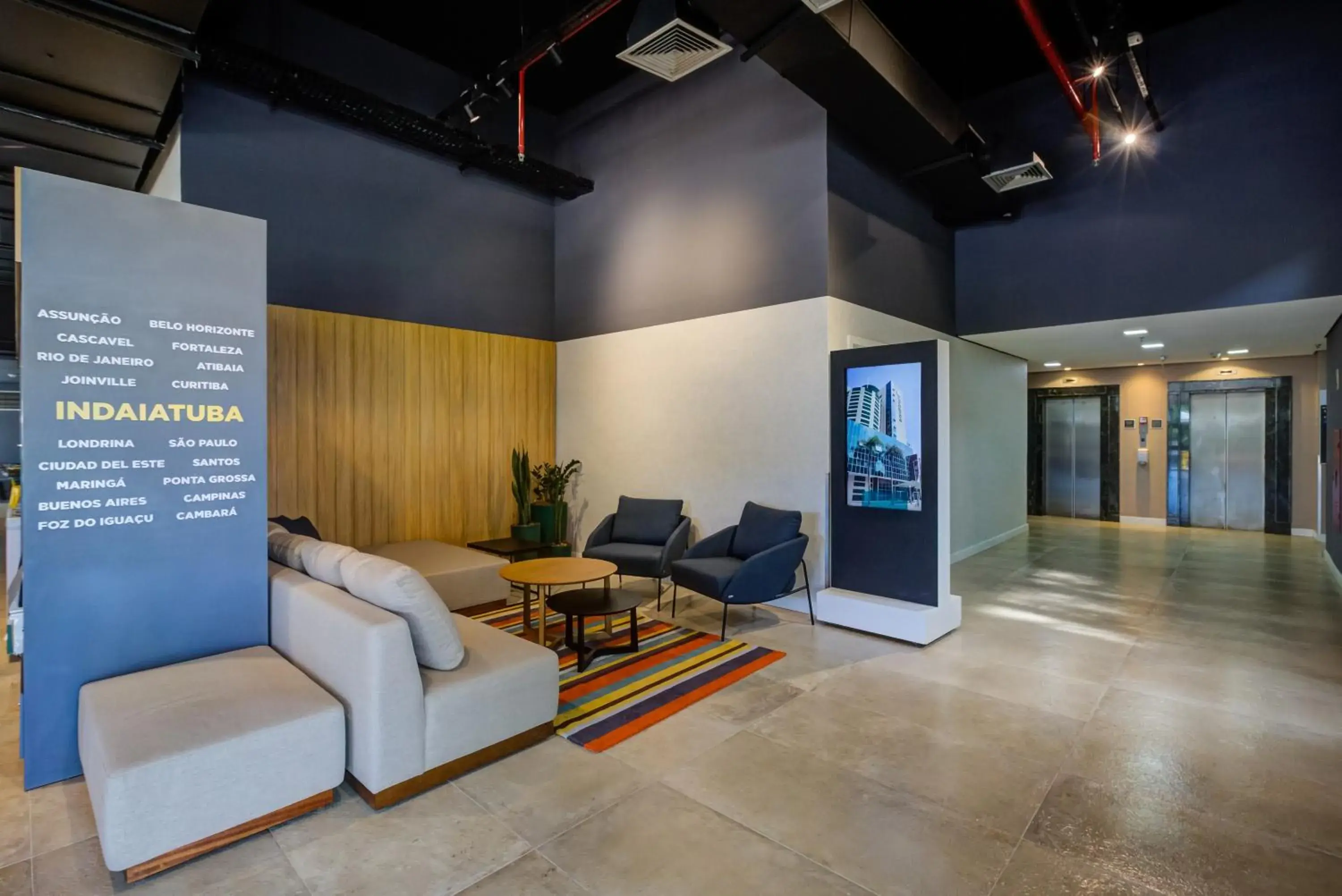 Lobby or reception in Rio Hotel by Bourbon Indaiatuba Lobby or reception in Rio Hotel by Bourbon Indaiatuba