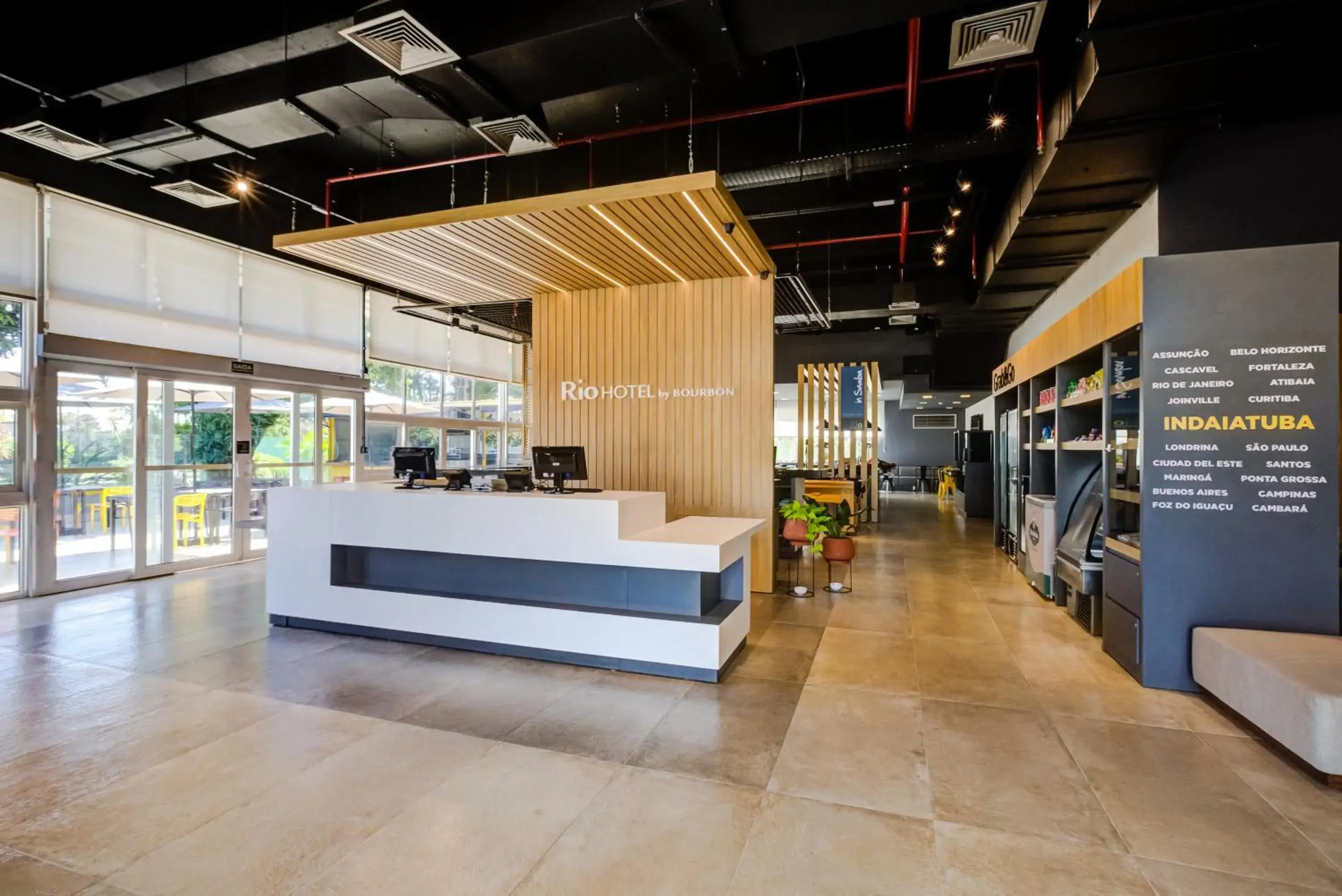 Lobby or reception in Rio Hotel by Bourbon Indaiatuba Lobby or reception in Rio Hotel by Bourbon Indaiatuba