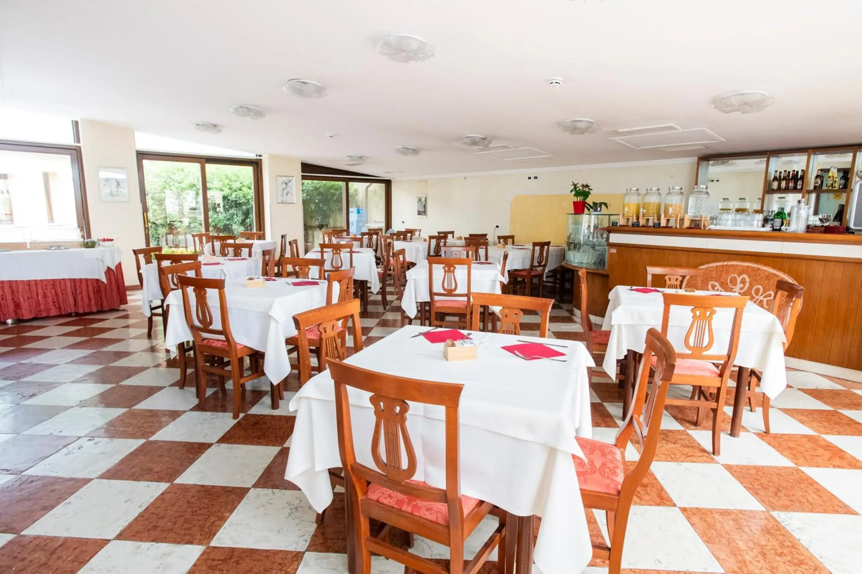 Lounge or bar in Hotel Russo Palace Lounge or bar in Hotel Russo Palace