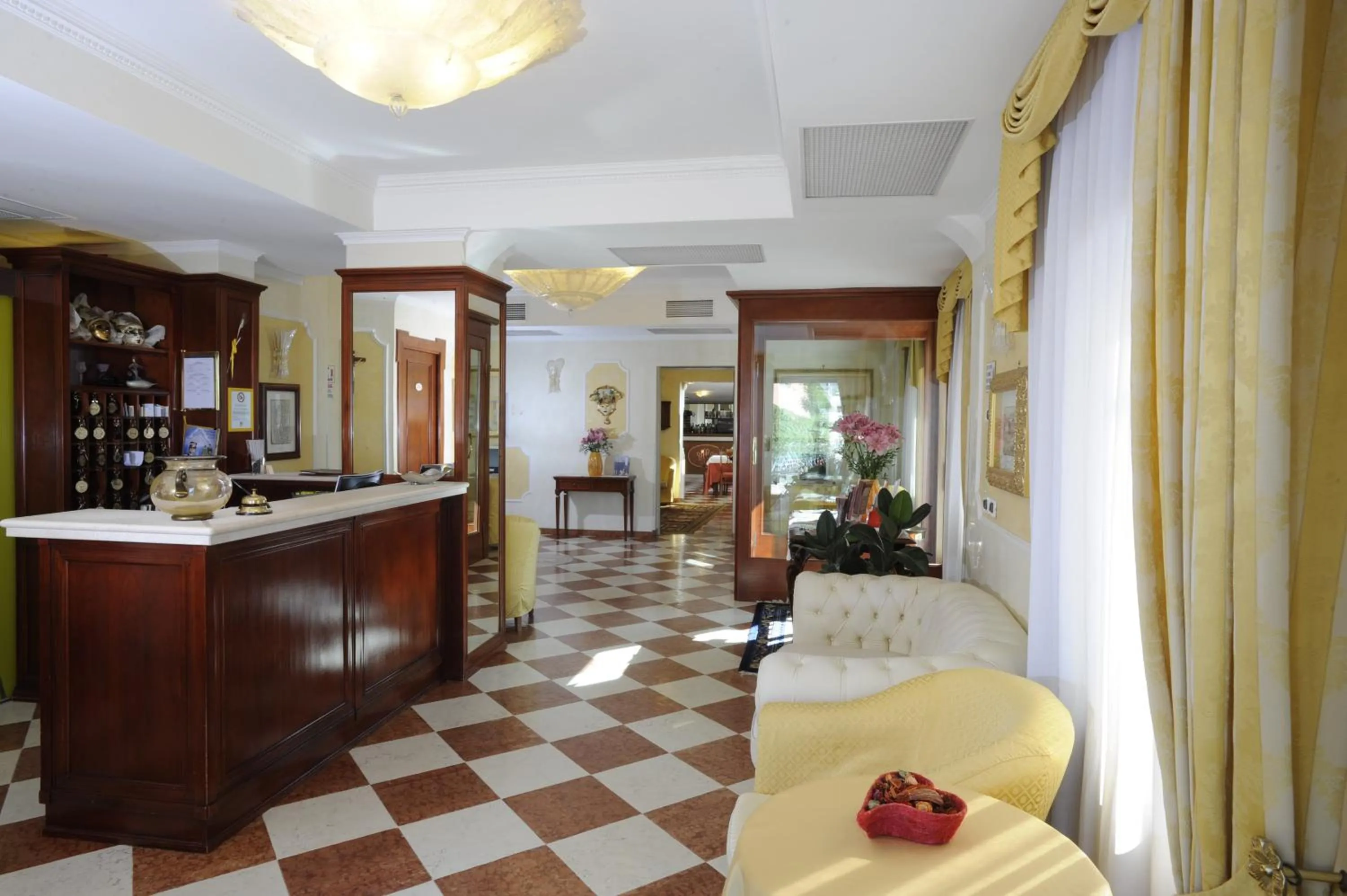 Lobby or reception in Hotel Russo Palace