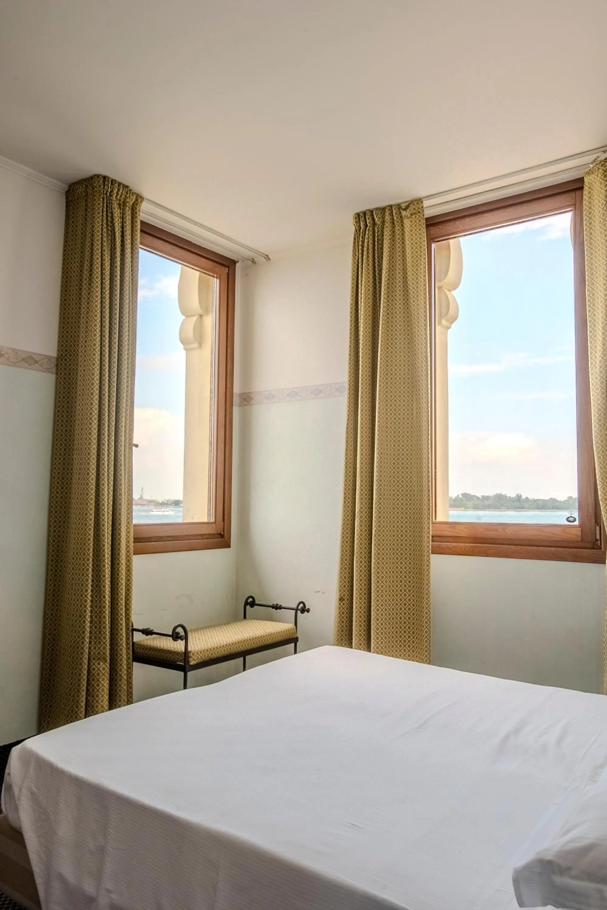 View (from property/room), Bed in Hotel Russo Palace