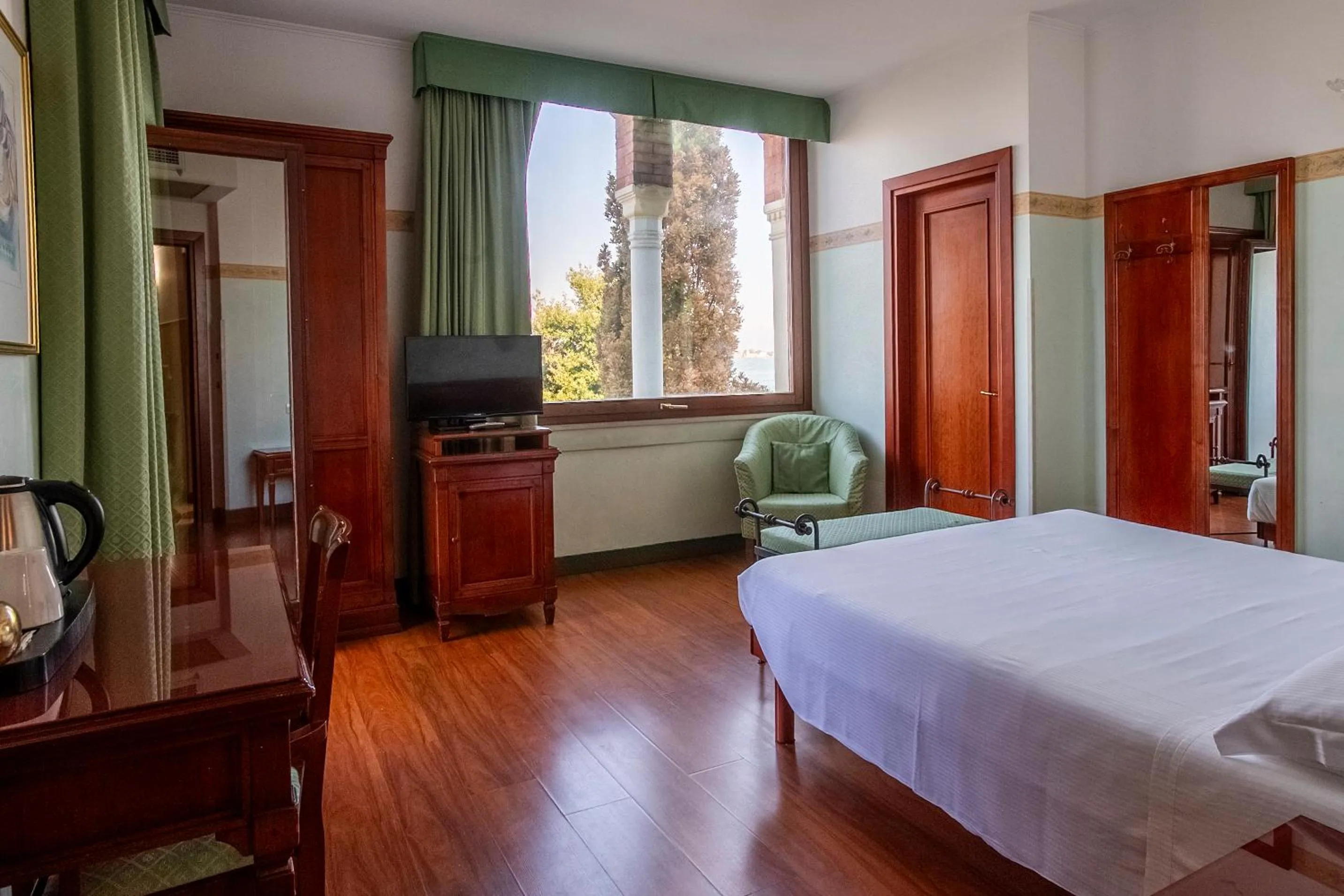 Bedroom, Bed in Hotel Russo Palace