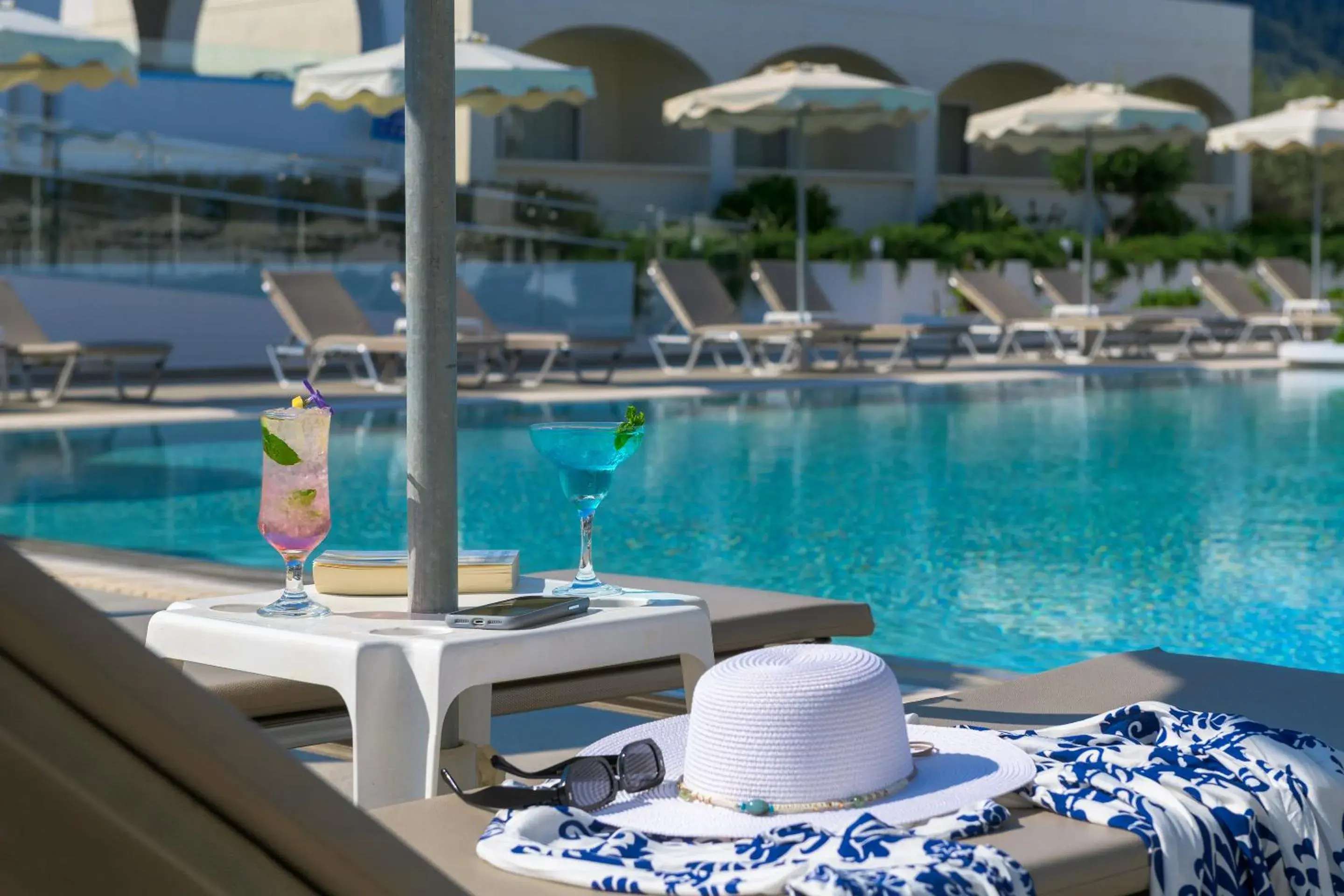 Swimming pool in Hotel Niriides Beach Swimming pool in Hotel Niriides Beach