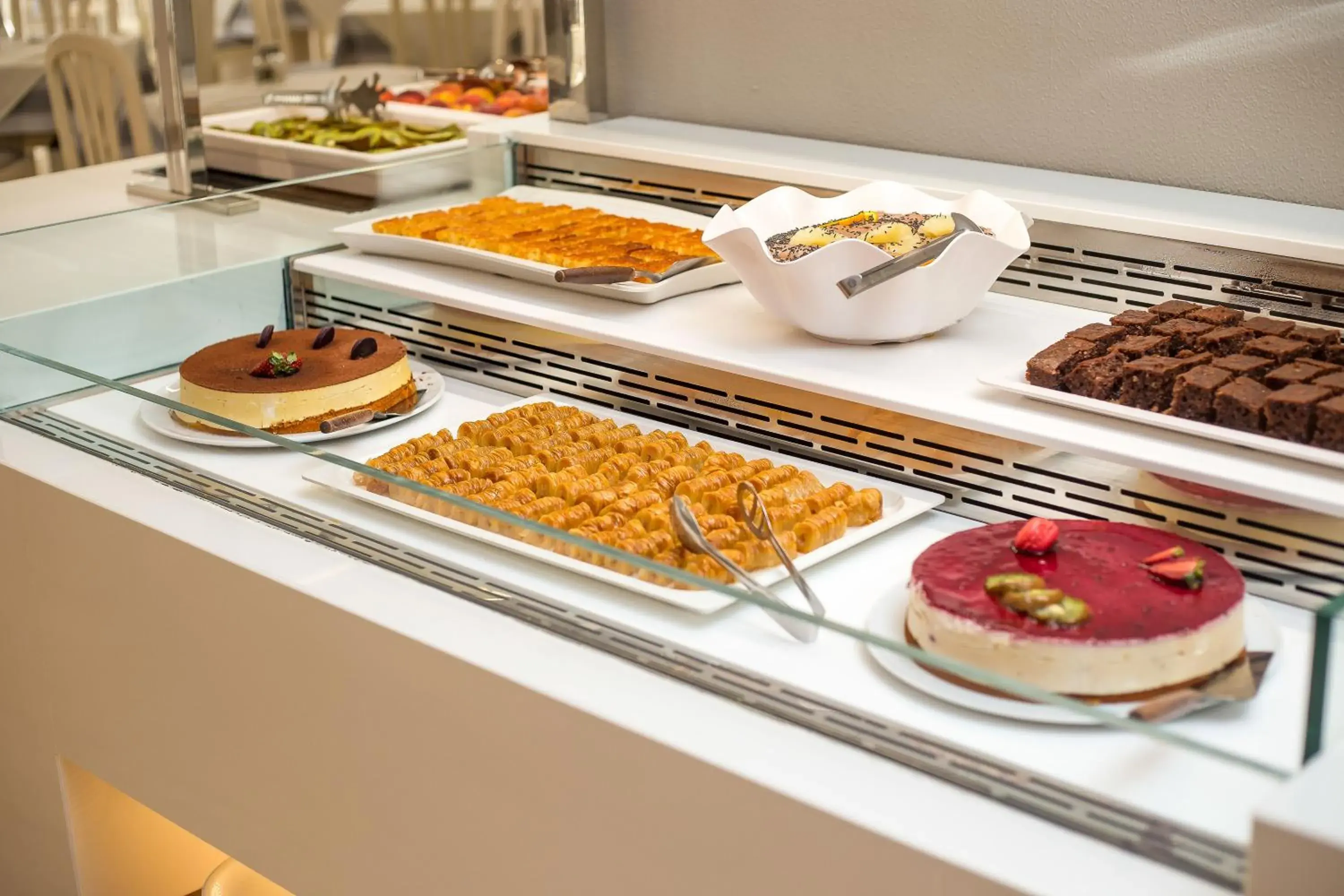 Restaurant/places to eat in Hotel Niriides Beach Restaurant/places to eat in Hotel Niriides Beach