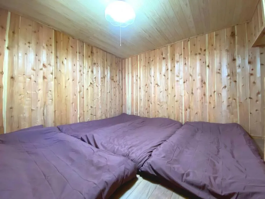 Bedroom, Bed in Fukoji