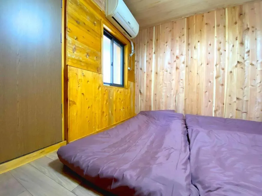 Bedroom, Bed in Fukoji