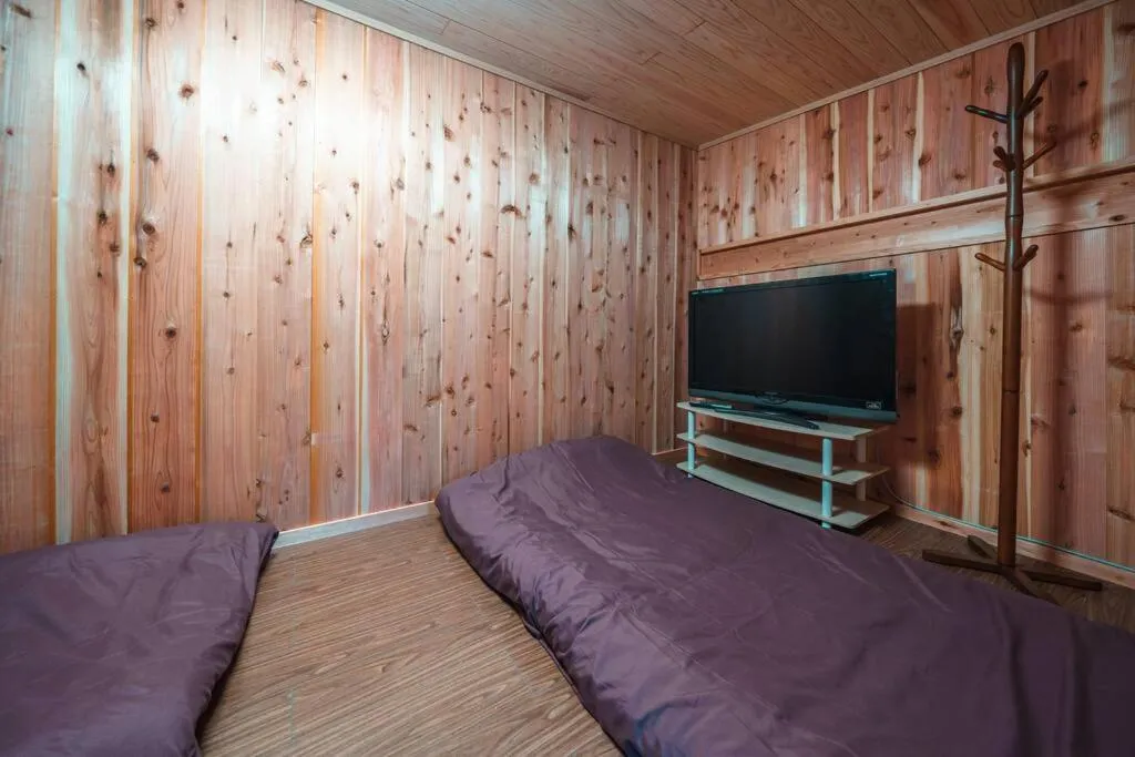 Bedroom, Bed in Fukoji