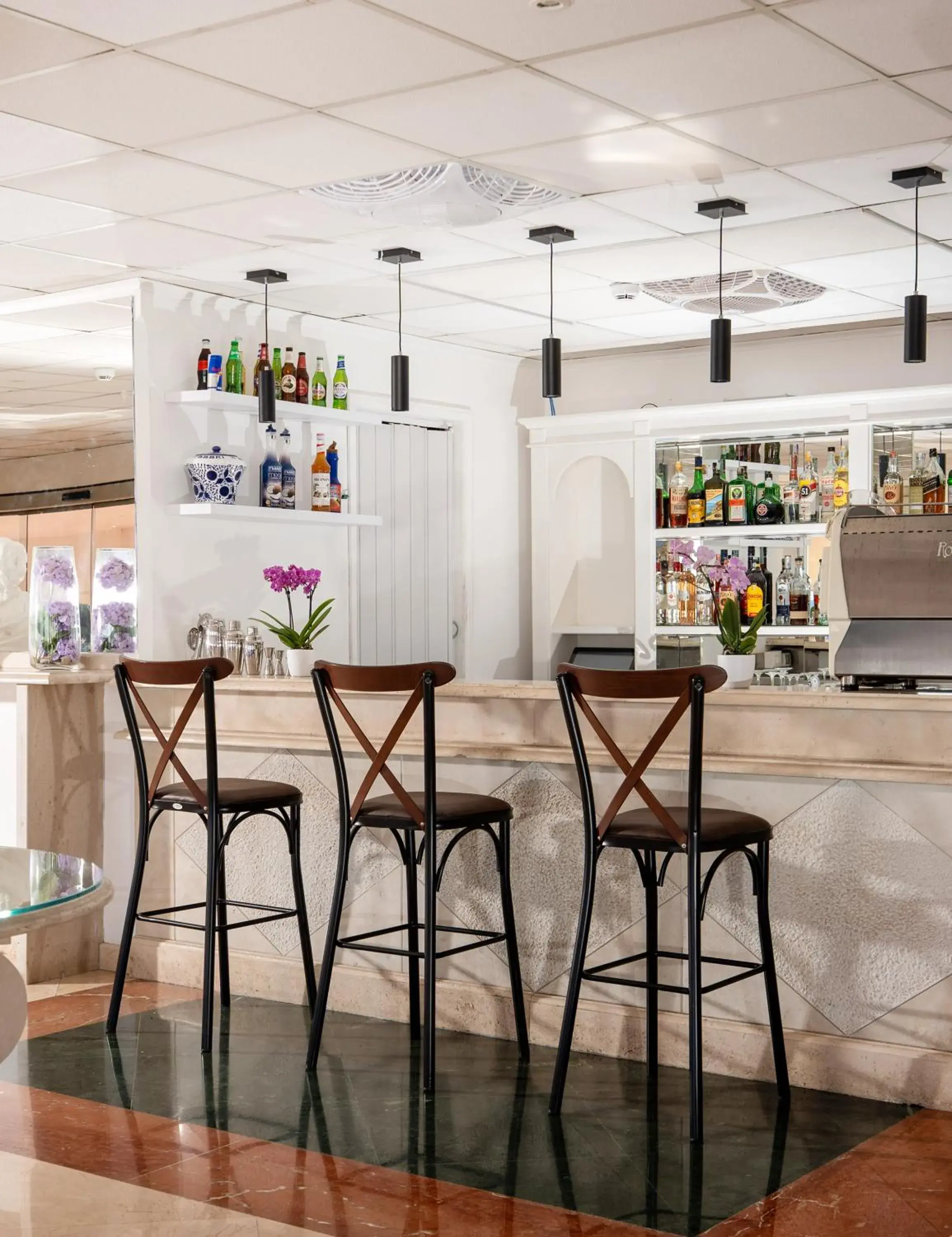 Lounge or bar in Hotel Weber Ambassador Lounge or bar in Hotel Weber Ambassador